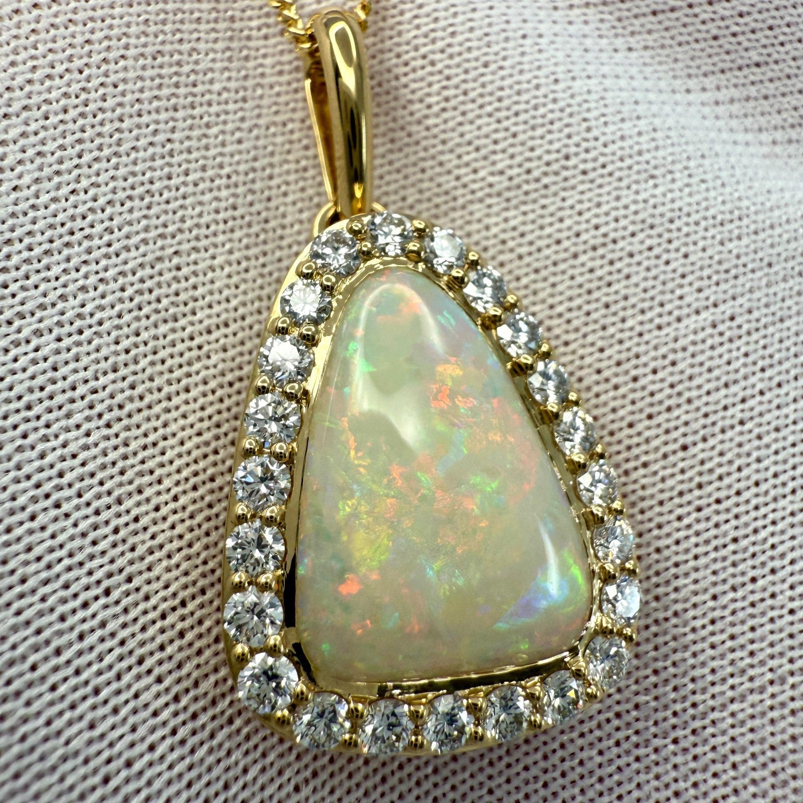 FINE 3.57ct Australian Coober Pedy Opal Diamond 18k Yellow Gold Pendant Necklace — view 3
