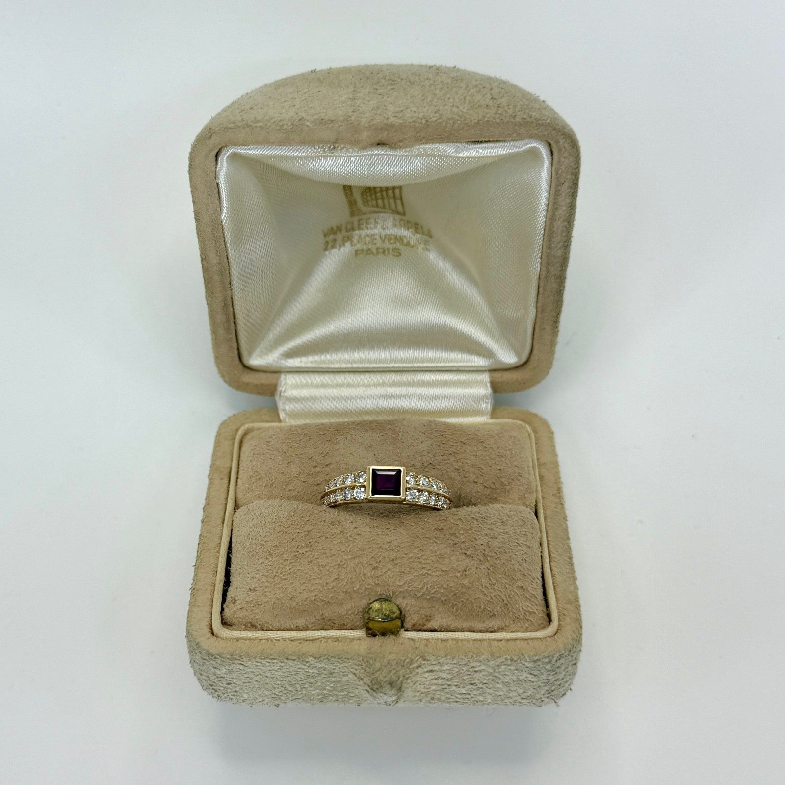 Rare Vintage Van Cleef & Arpels Princess Cut Ruby & Diamond 18k Yellow Gold Ring — view 2