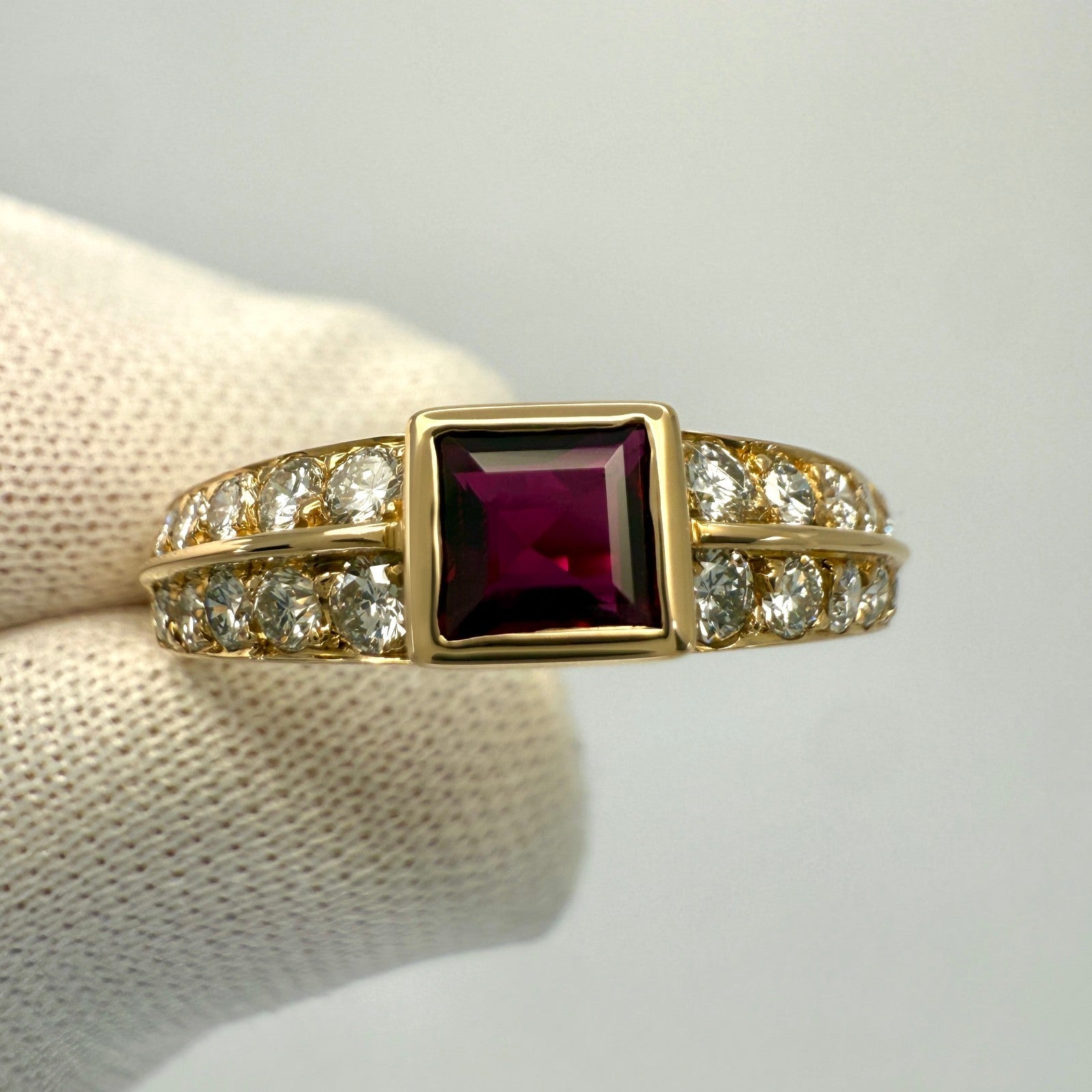Rare Vintage Van Cleef & Arpels Princess Cut Ruby & Diamond 18k Yellow Gold Ring — view 5
