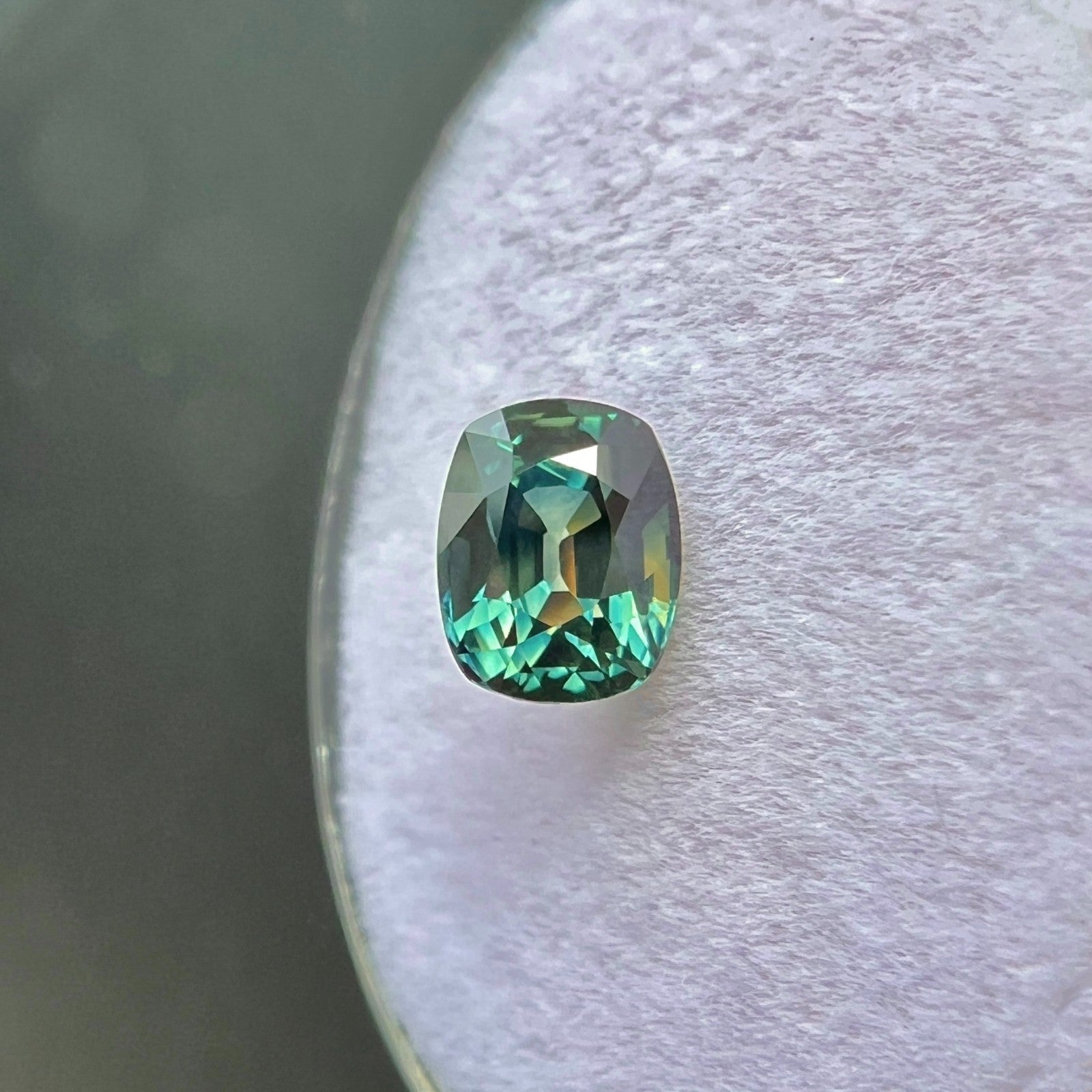 GIA Certified 1.13ct Bi Colour Green Blue UNTREATED Sapphire Cushion Cut Gem — view 4