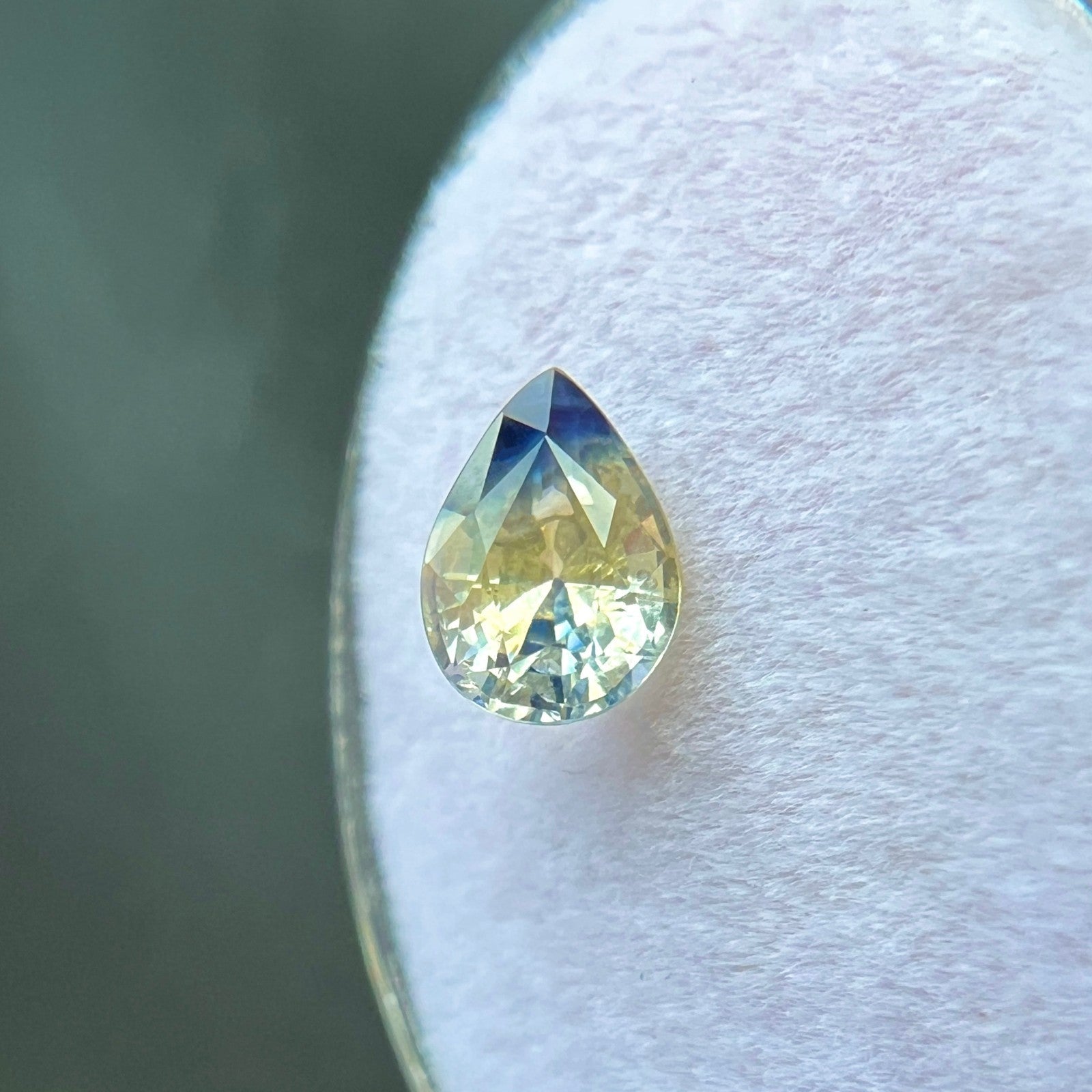 Unique GIA CERTIFIED 1.04ct Pear Cut Bi Colour Blue Yellow Sapphire Gemstone — view 5