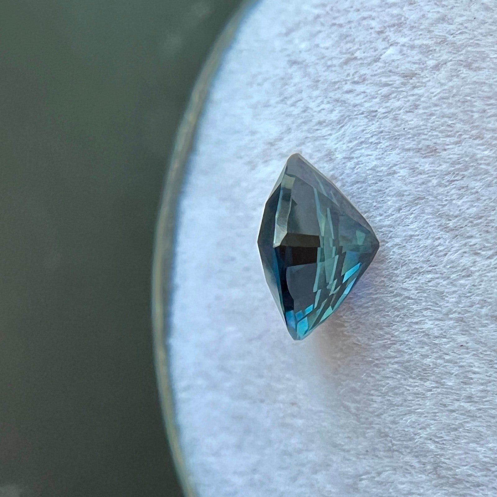 GIA CERTIFIED 1.09ct Natural NATURAL Triangle Cut Deep Blue Sapphire 7x5.6mm — view 4