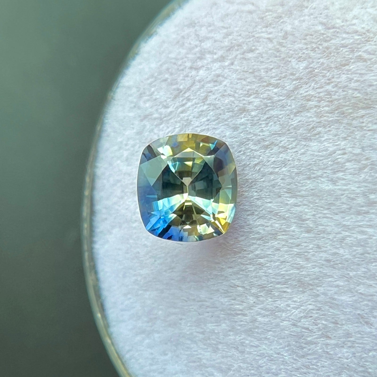 Unique GIA CERTIFIED Ceylon Sapphire 1.26ct Bi Colour Yellow Blue Cushion Cut — view 4