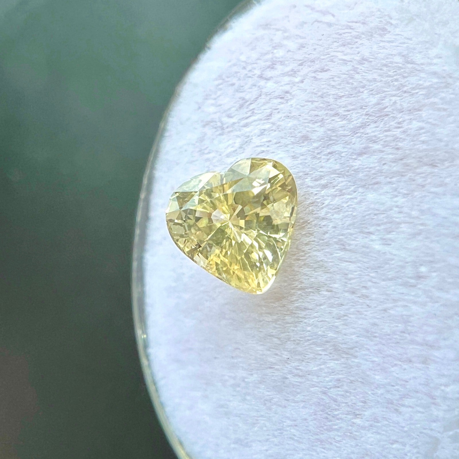 Natural GIA CERTIFEID 1.55ct Ceylon Yellow Sapphire Untreated No Heat Heart Cut — view 3