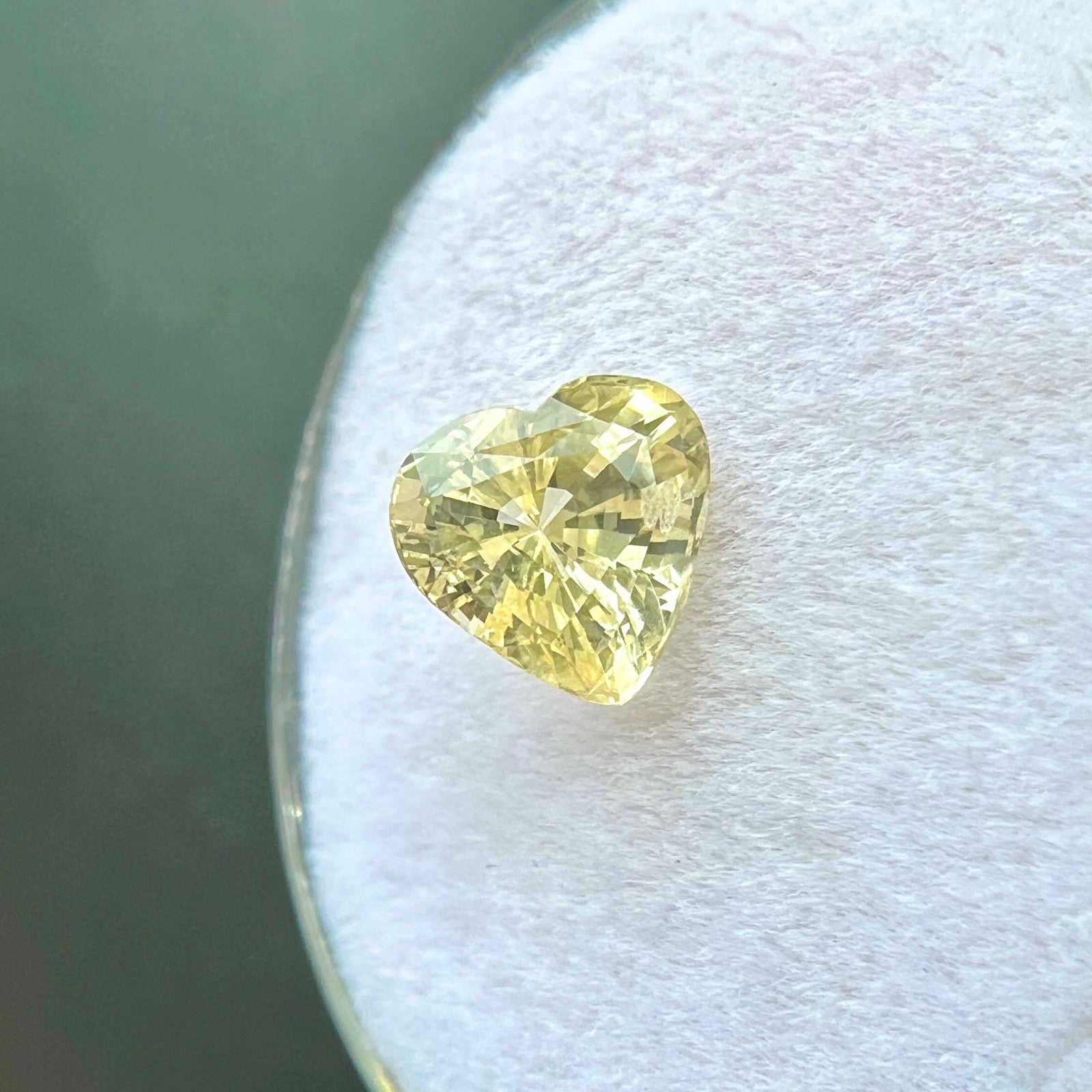 Natural GIA CERTIFEID 1.55ct Ceylon Yellow Sapphire Untreated No Heat Heart Cut — view 4