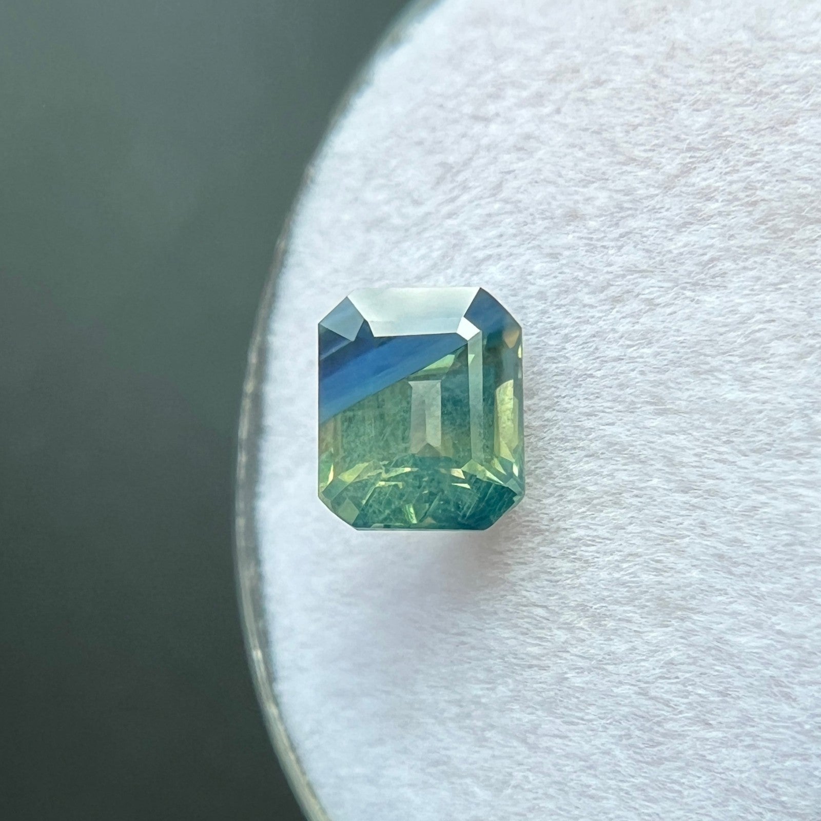 GIA CERTIFIED Untreated 1.46ct Blue Green PARTI Colour Sapphire Octagon Cut Gem — view 3