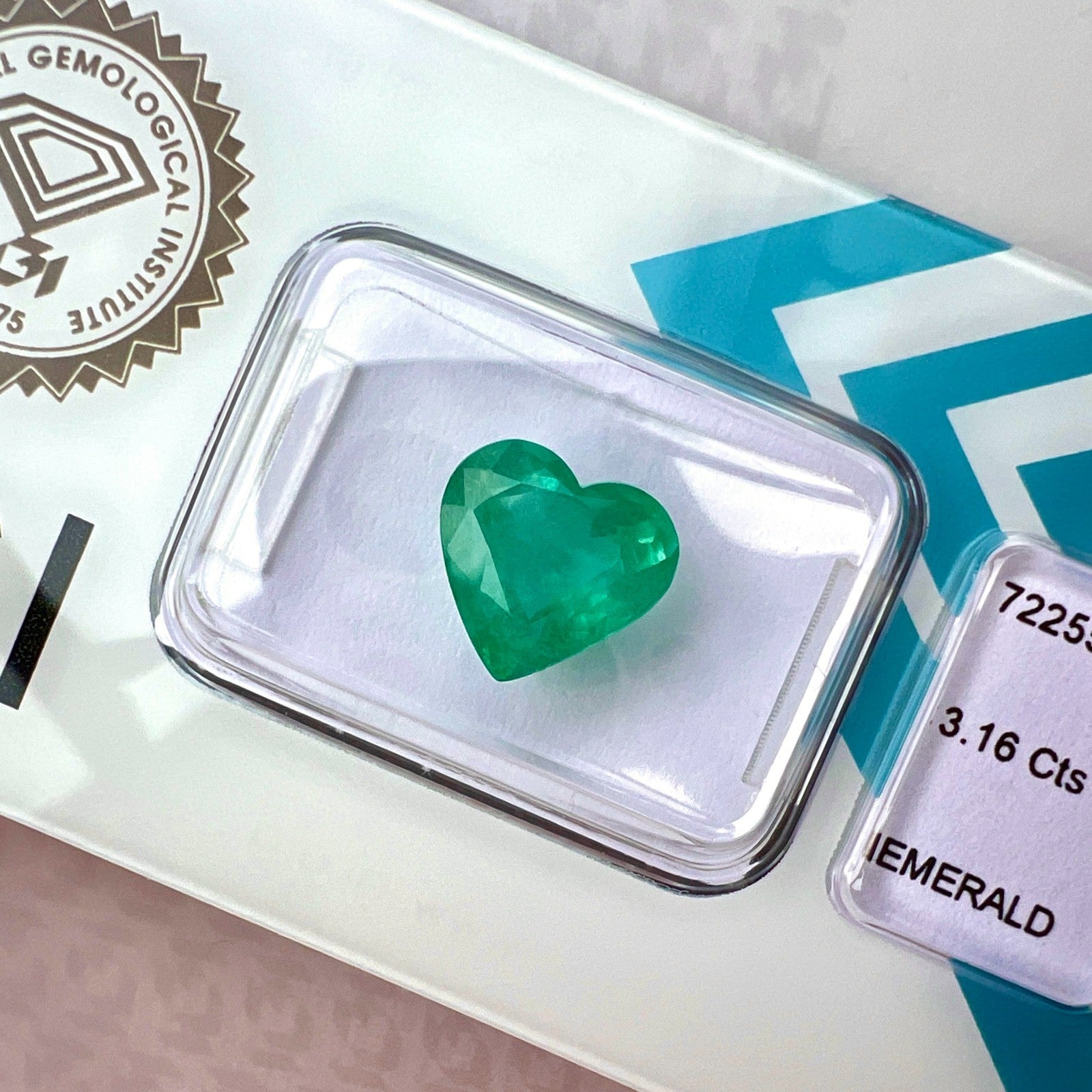 IGI CERTIFIED 3.16ct Natural VIVID Green Emerald Heart Cut 9.3x9.8mm ZAMBIA Gem — view 5