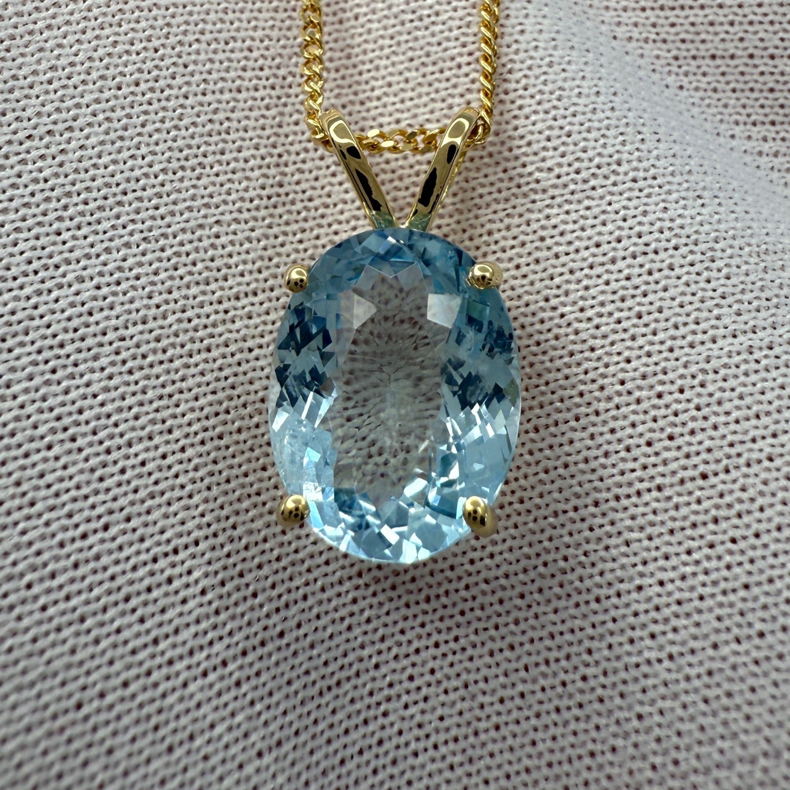 3.36ct Vivid Blue Aquamarine Oval Cut 18k Yellow Gold Solitaire Pendant Necklace — view 5