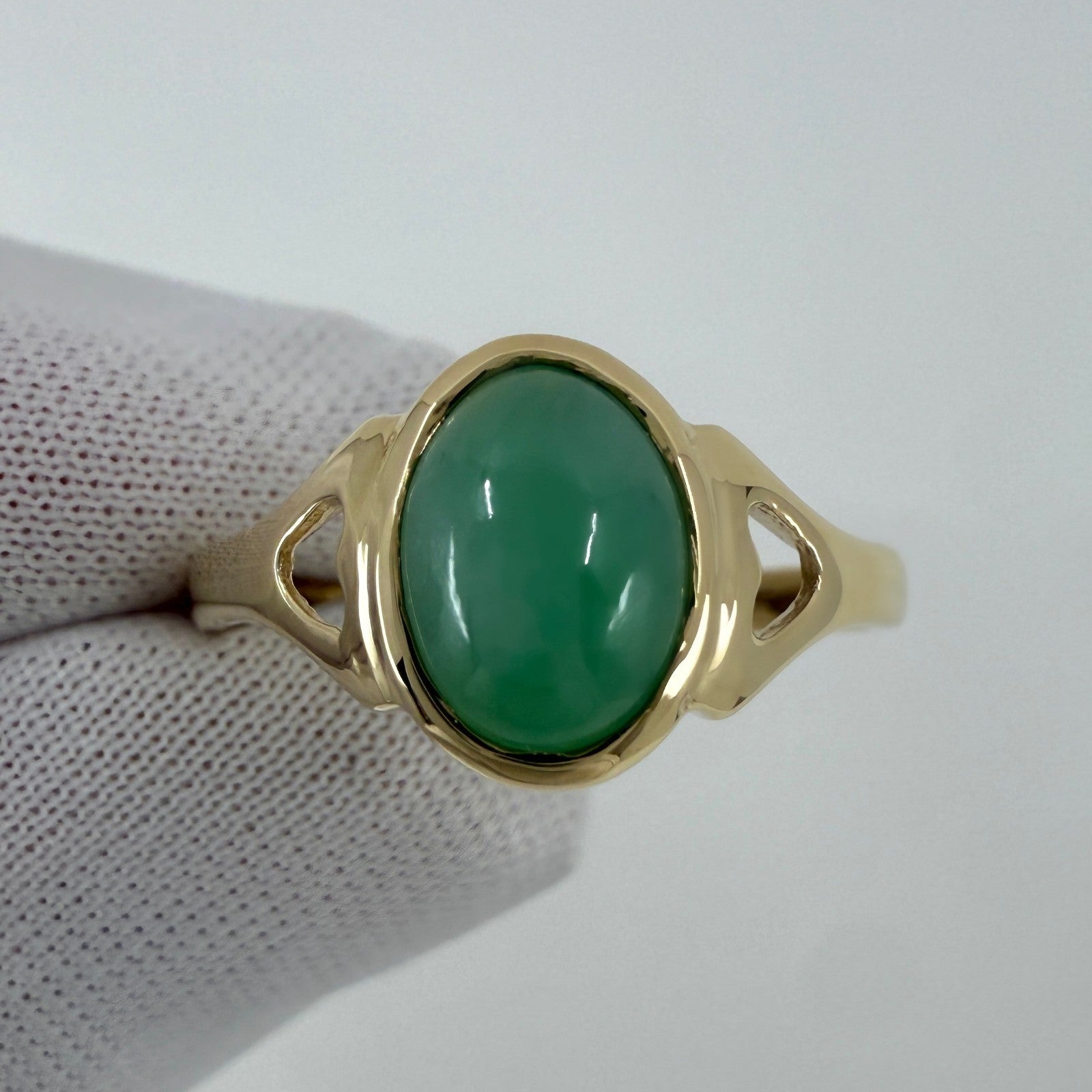 GIA Certified Jadeite A Grade Jade Green Oval 9k Yellow Gold Signet Ring — view 3