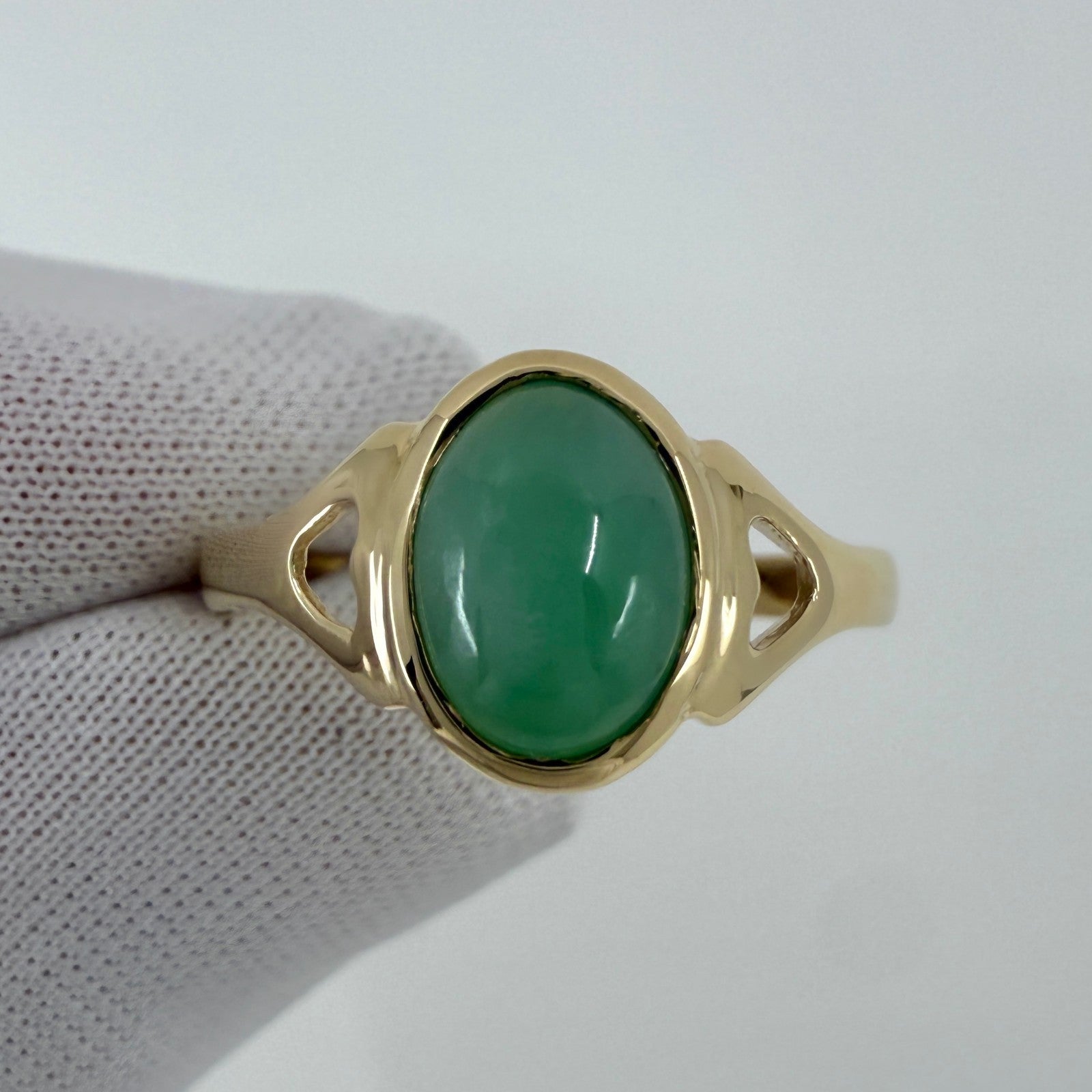 GIA Certified Jadeite A Grade Jade Green Oval 9k Yellow Gold Signet Ring — view 5