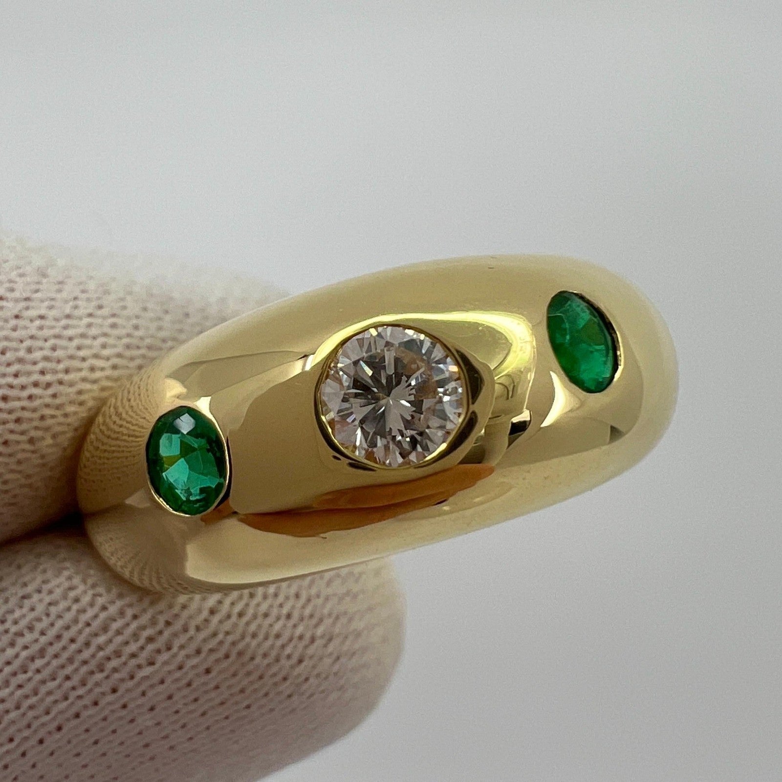 Vintage Cartier Diamond & Emerald 18k Yellow Gold Three Stone Dome Daphne Ring — view 2