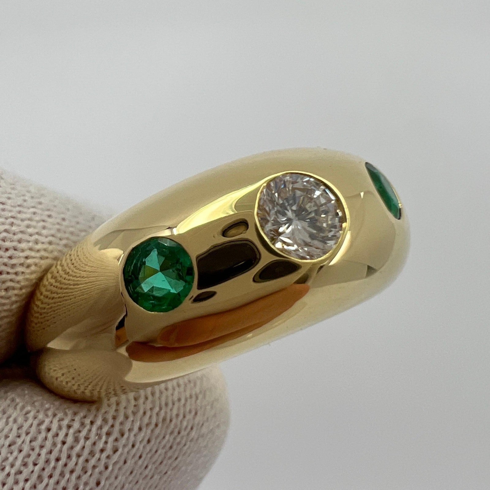 Vintage Cartier Diamond & Emerald 18k Yellow Gold Three Stone Dome Daphne Ring — view 5