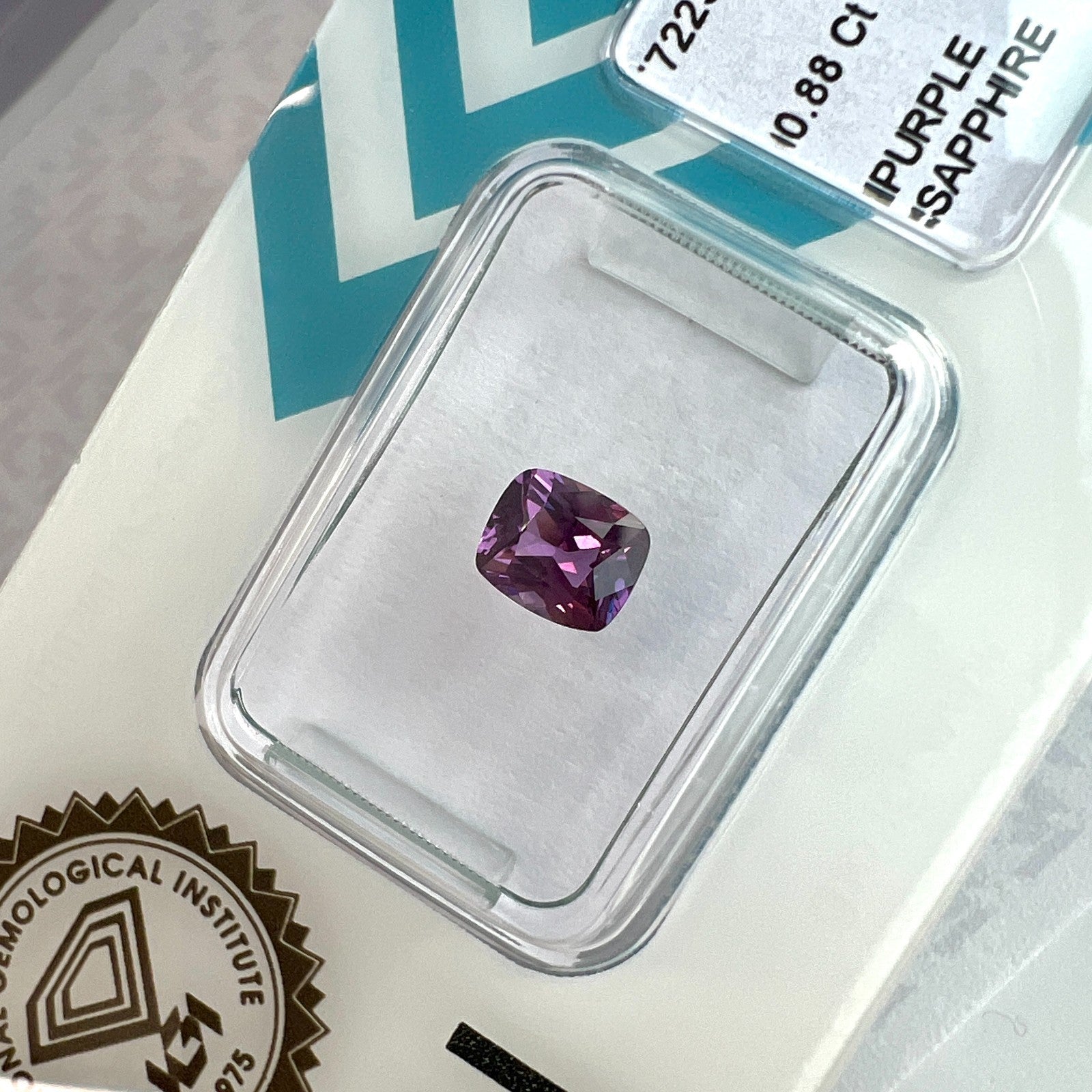 IGI CERTIFIED Deep Pink Purple Sapphire UNTREATED 0.88ct  Cushion Cut RARE Gem