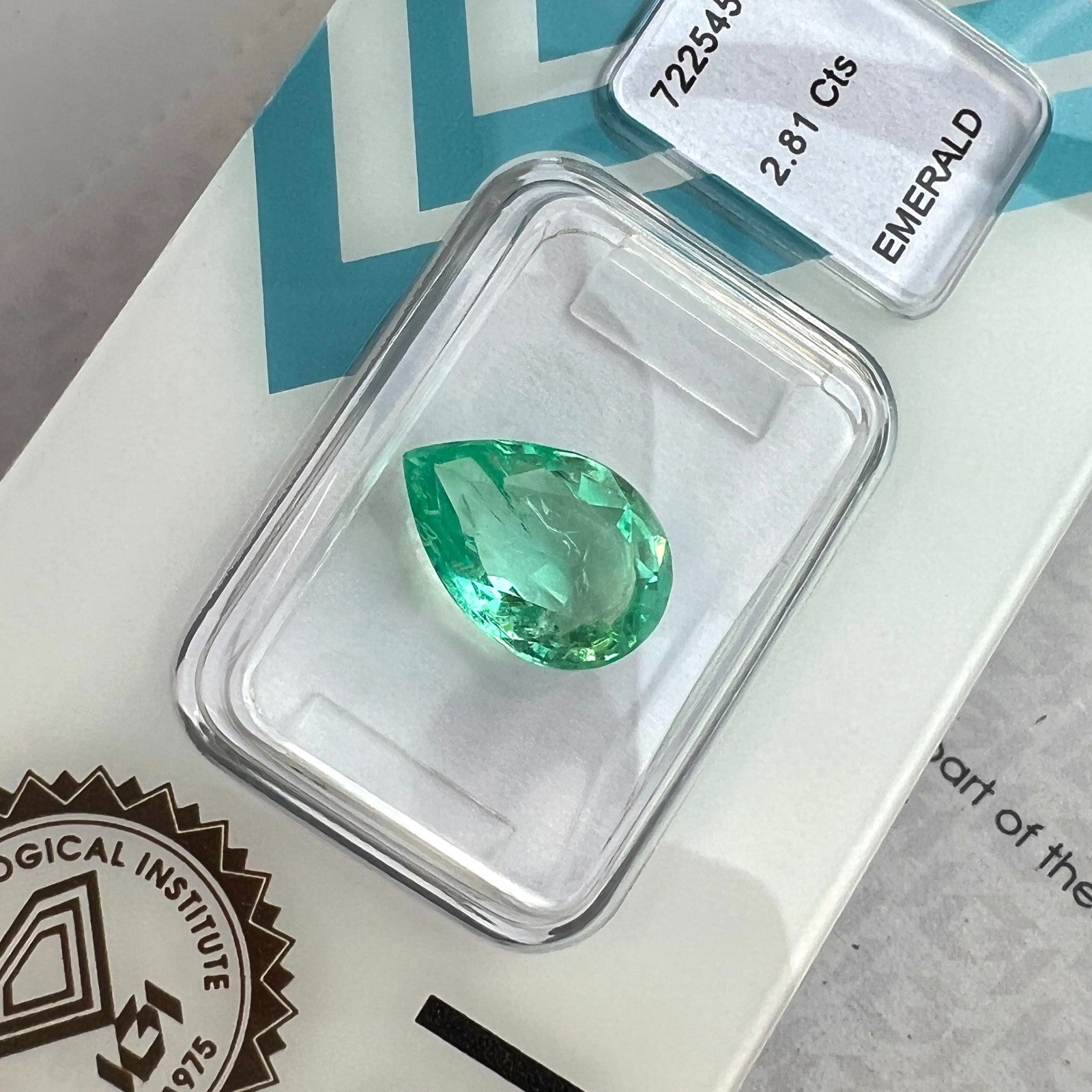 IGI CERTIFIED 2.81ct COLOMBIAN Emerald Vivid Green Pear Cut Gem 12.3x8.3mm — view 3