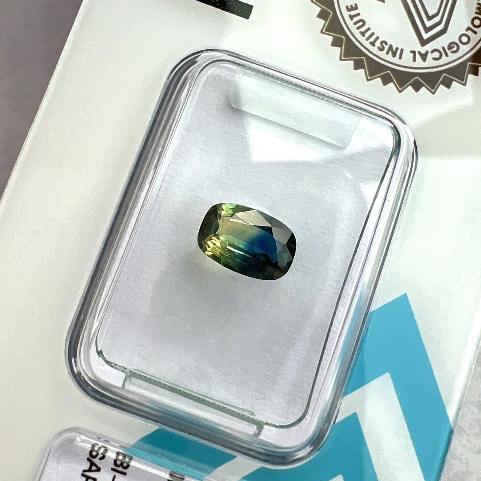Unique IGI CERTIFIED Bi Colour Blue Yellow AUSTRALIAN Sapphire 0.80ct Cushion — view 3