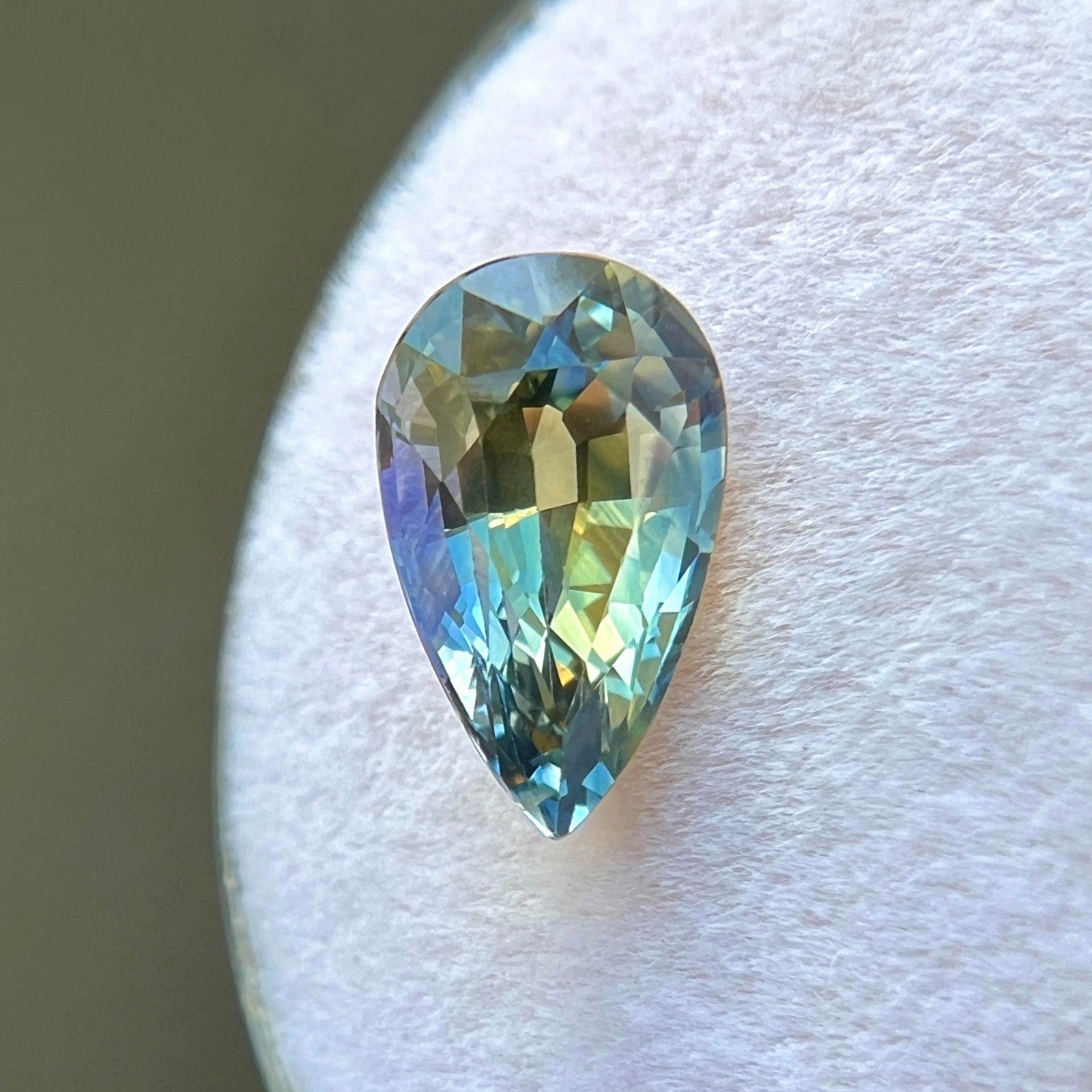 2.61ct Unique GIA CERTIFIED CEYLON Sapphire BI COLOUR Blue Yellow Pear Cut Gem — view 5