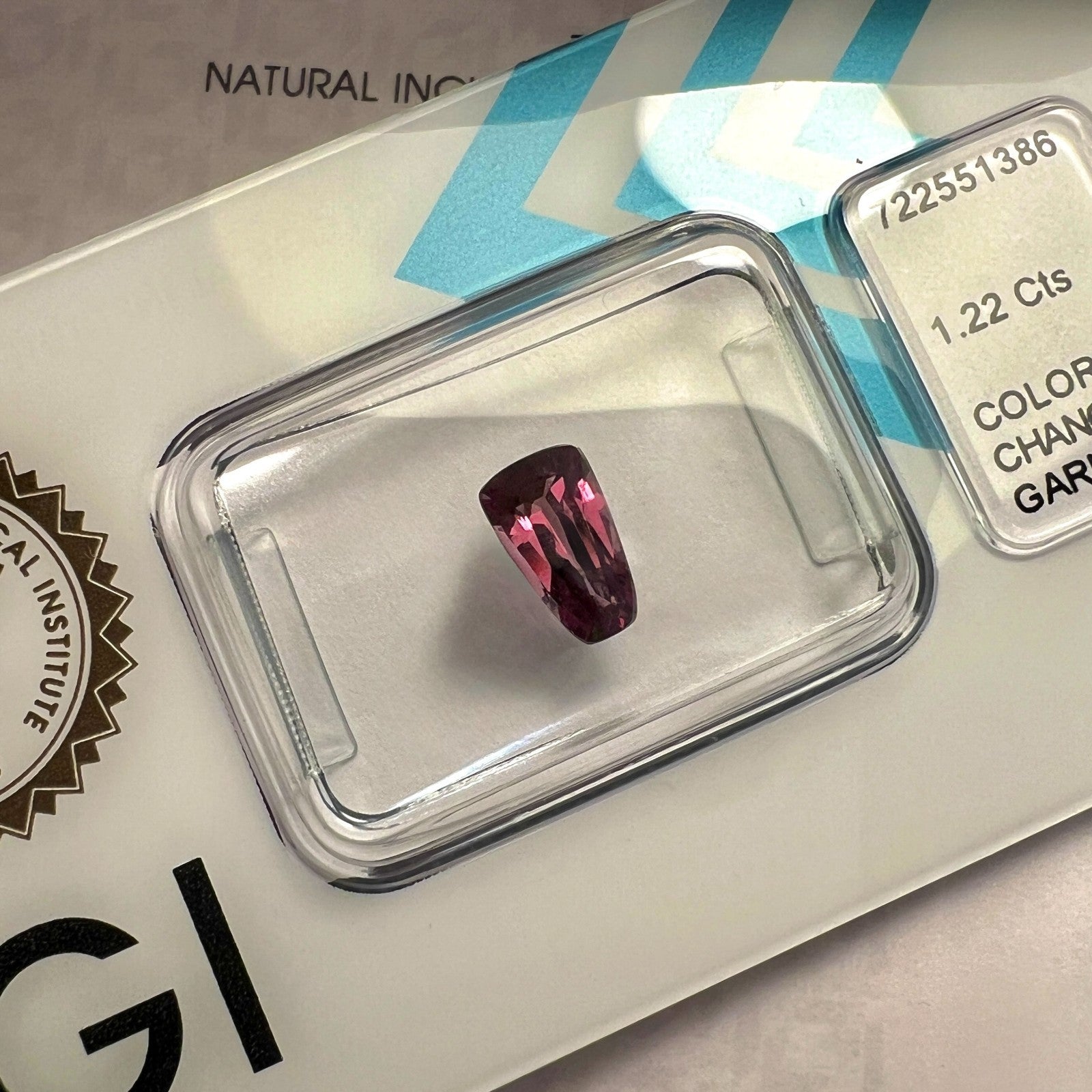IGI CERTIFIED 1.22ct RARE Colour Change Garnet Purple Pink Brown Trapeze Cut Gem — view 5