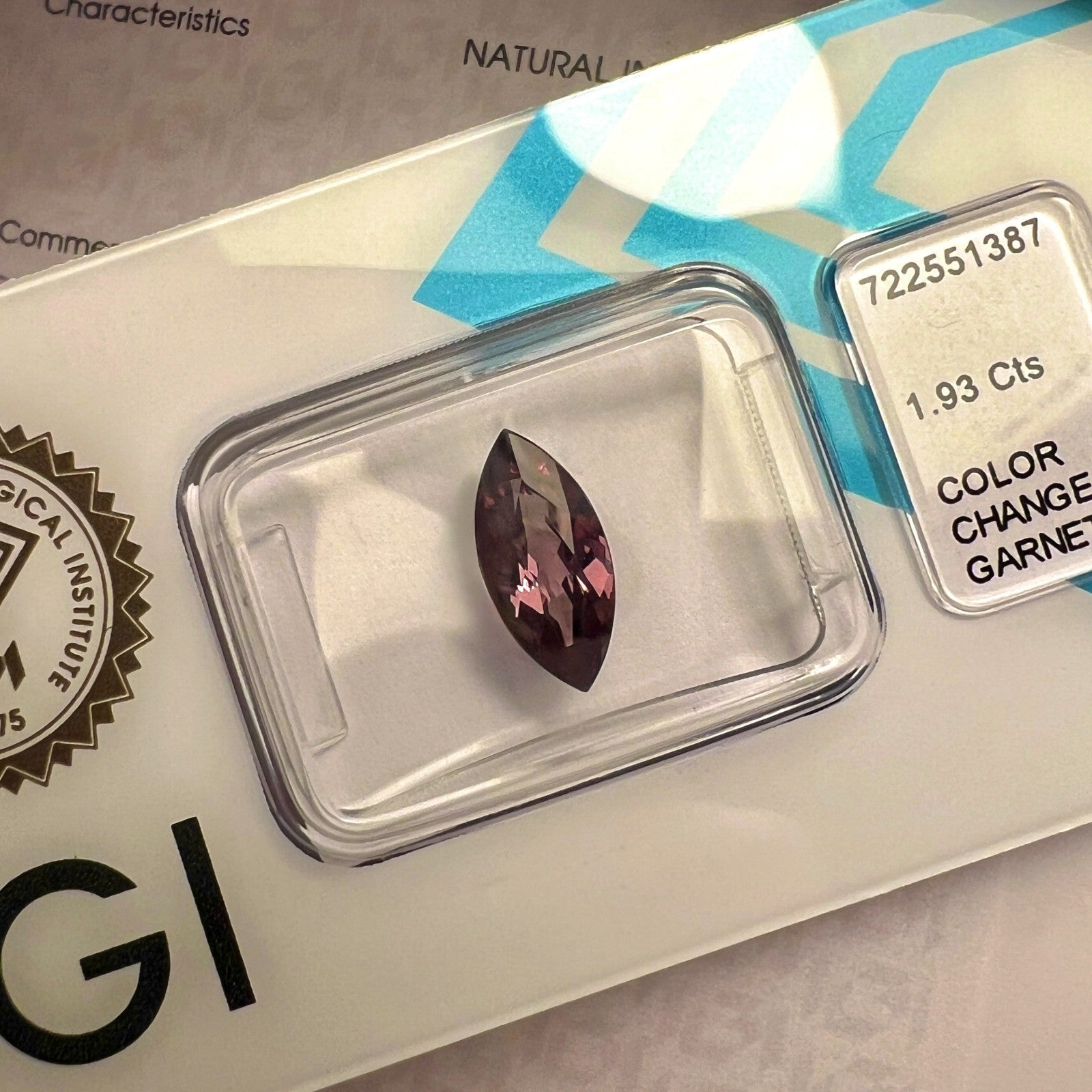 IGI CERTIFIED 1.93ct NATURAL Colour Change Garnet Marquise Cut RARE Gemstone — view 2