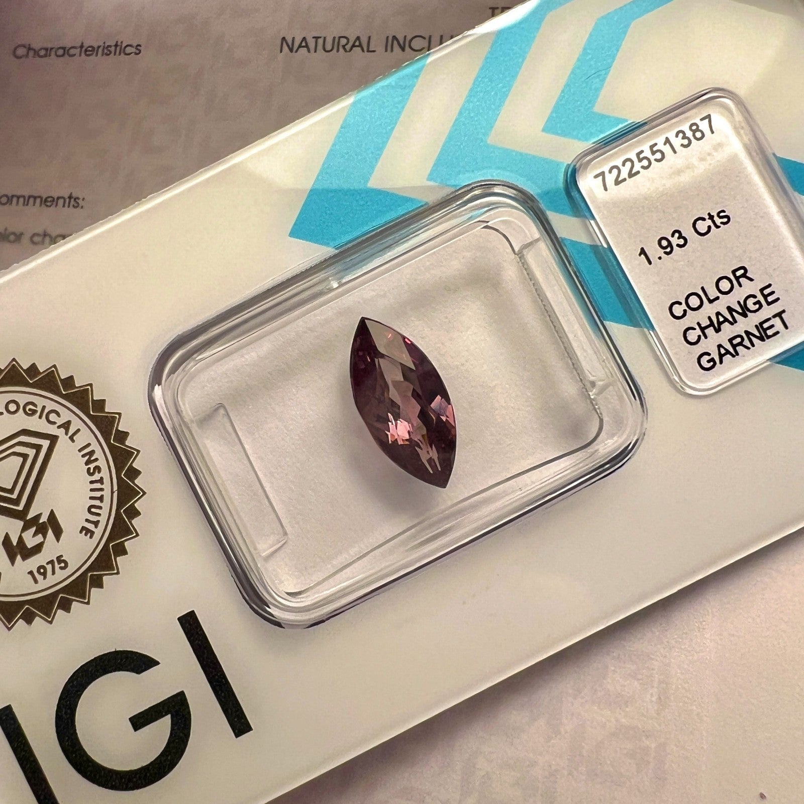 IGI CERTIFIED 1.93ct NATURAL Colour Change Garnet Marquise Cut RARE Gemstone — view 5