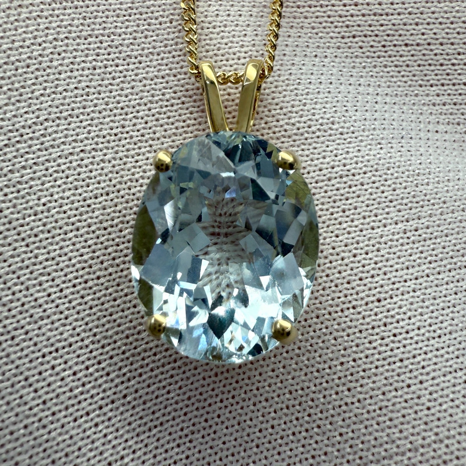 6.05 Light Blue Aquamarine Oval Cut 18k Yellow Gold Solitaire Pendant Necklace — view 2