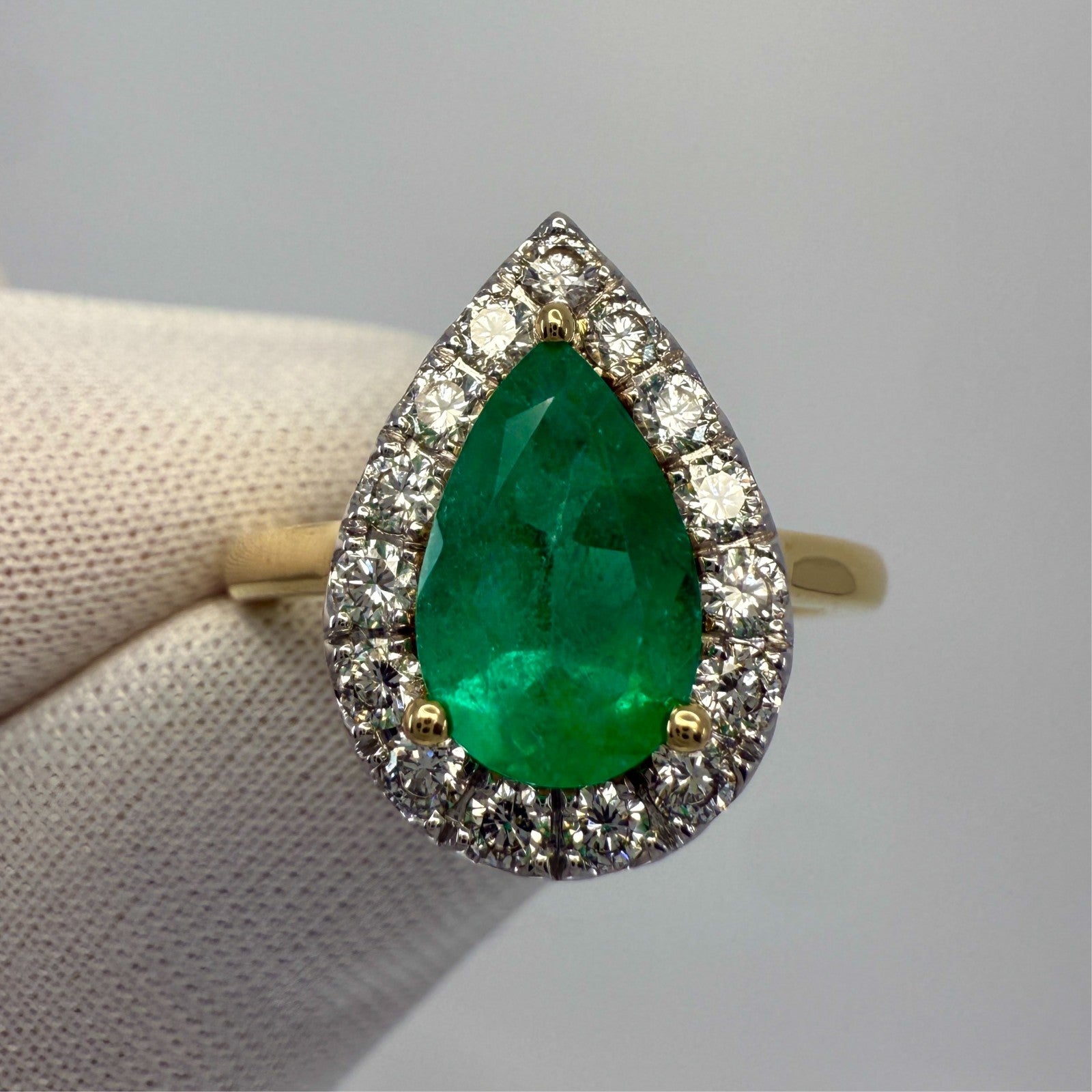 2.24ct GIA Certified Colombian Emerald & Diamond 18k Yellow White Gold Halo Ring — view 4