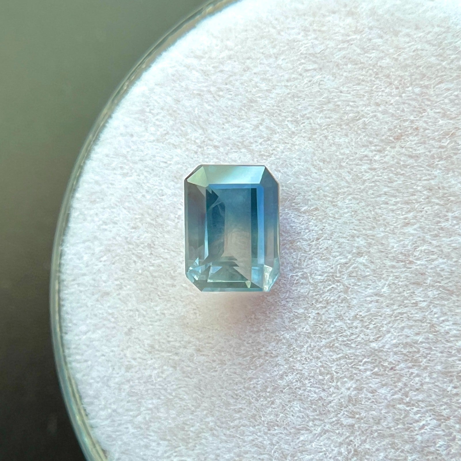 Unique GIA CERTIFIED Bi Colour Sapphire NATURAL 0.93ct Parti Colour Octagon Cut — view 4