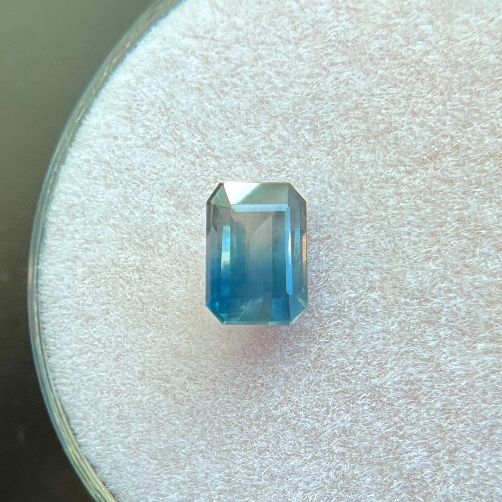 Unique GIA CERTIFIED Bi Colour Sapphire NATURAL 0.93ct Parti Colour Octagon Cut — view 5