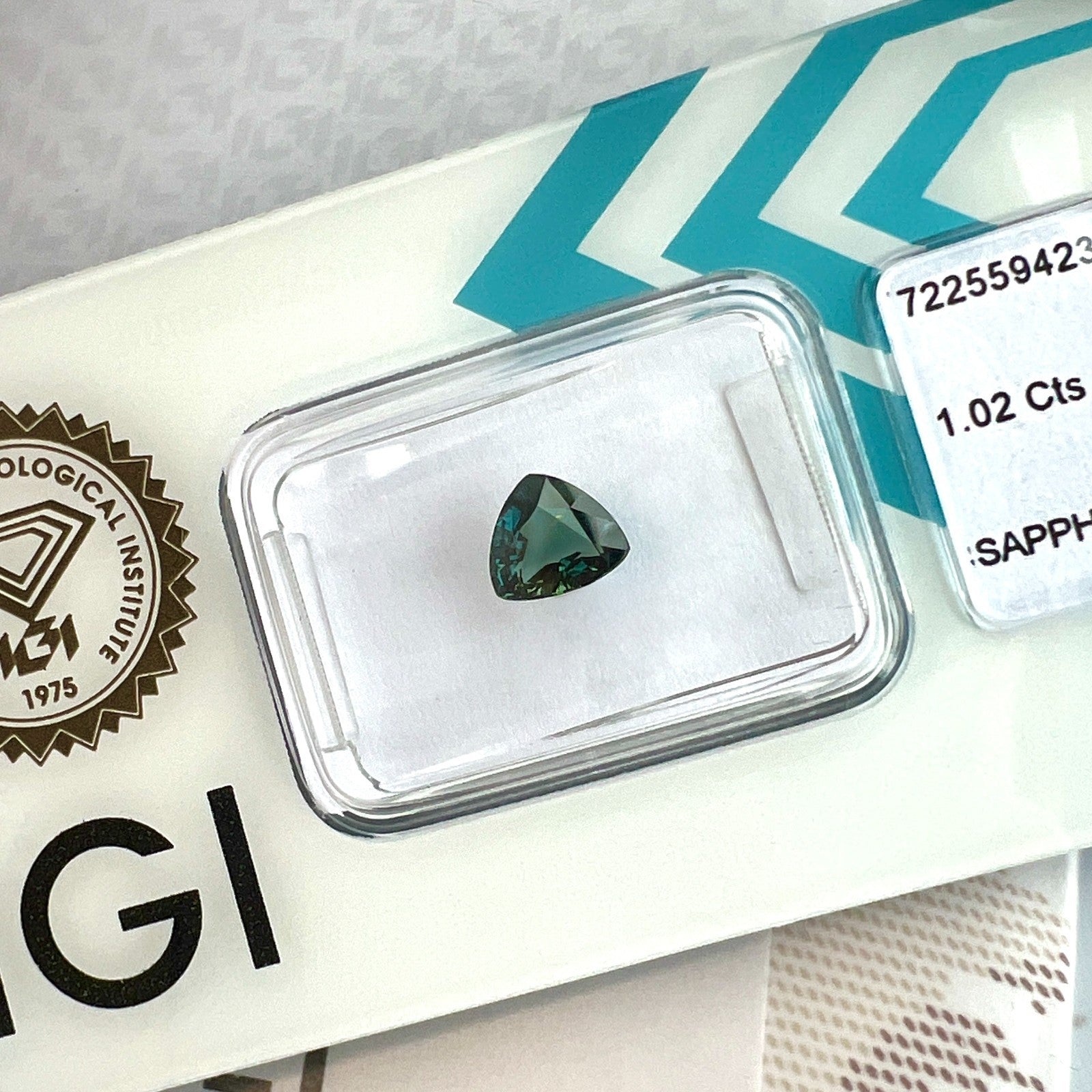 NATURAL 1.02ct Untreated IGI CERTIFIED Green Blue AUSTRALIAN Sapphire Trillion — view 4