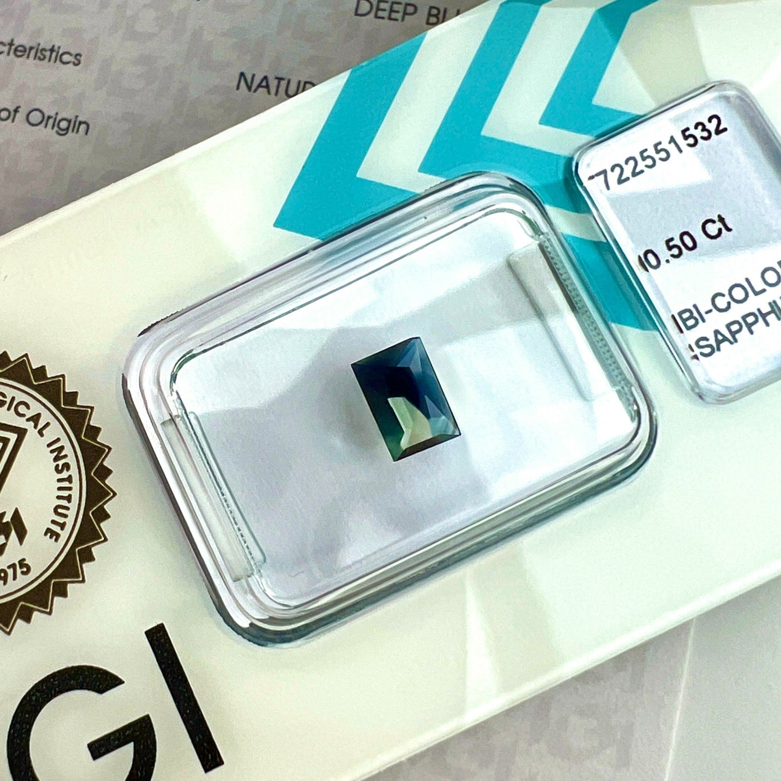 IGI CERTIFIED Bi Colour Blue Yellow AUSTRALIA Sapphire 0.50ct Rectangular Gem