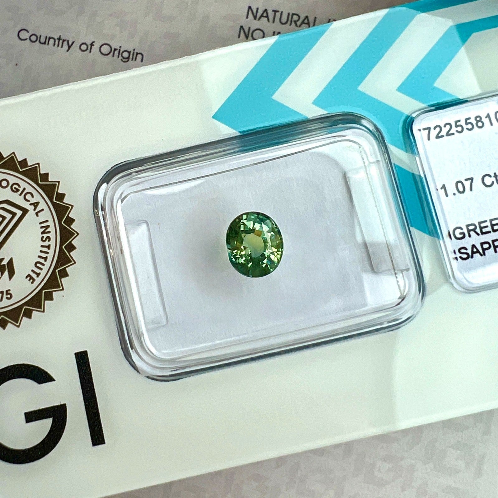 IGI CERTIFIED 1.07ct Australian VIVID Yellow Green UNHEATED Sapphire Oval Cut — view 3