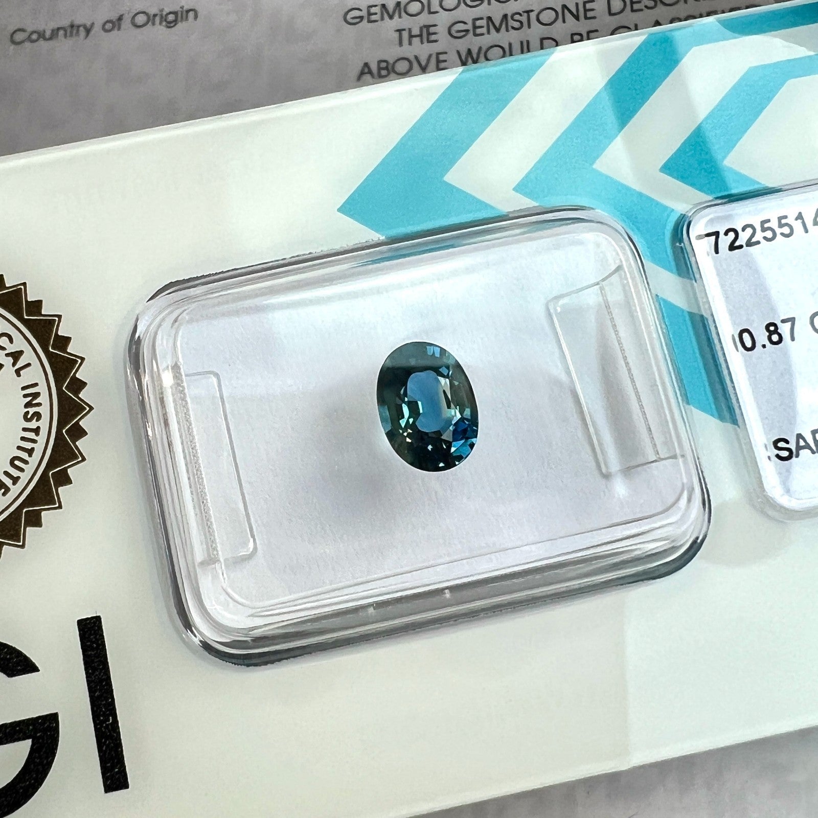 IGI CERTIFIED 0.87ct AUSTRALIA Vivid Blue Colour Sapphire UNTREATED Oval Cut — view 3