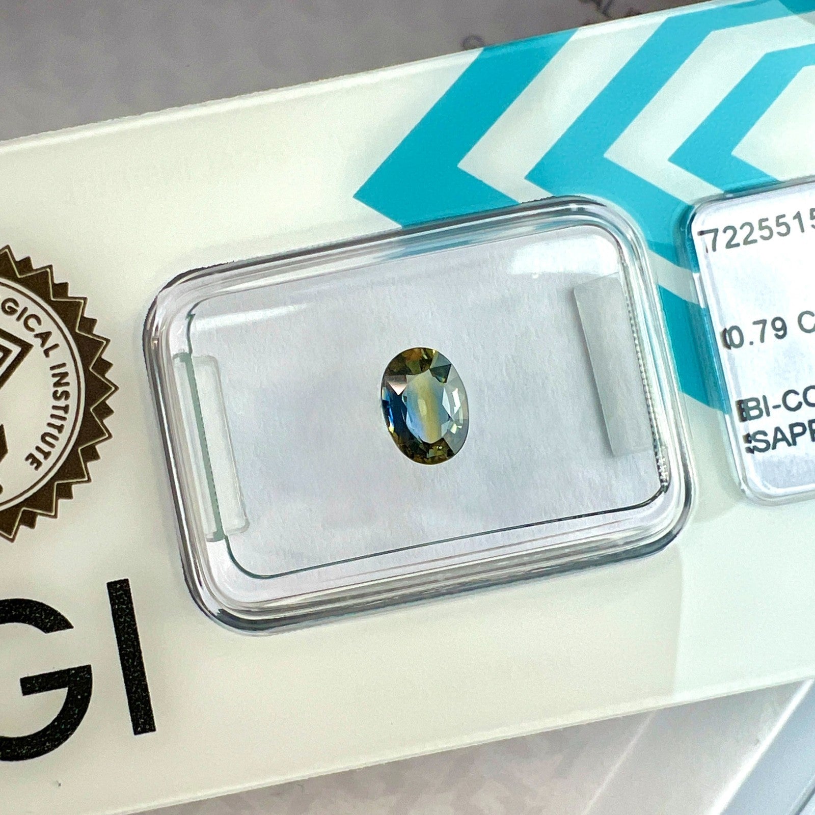 IGI CERTIFIED Bi Colour Blue Yellow NATURAL Sapphire 0.79ct Oval Cut Gemstone — view 3