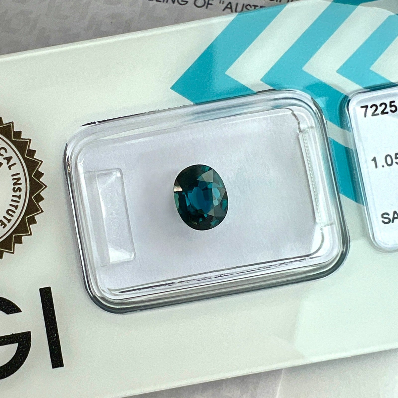 Fine IGI CERTIFIED 1.05ct Natural AUSTRALIAN Deep Blue Sapphire Oval Cut Gem — view 1