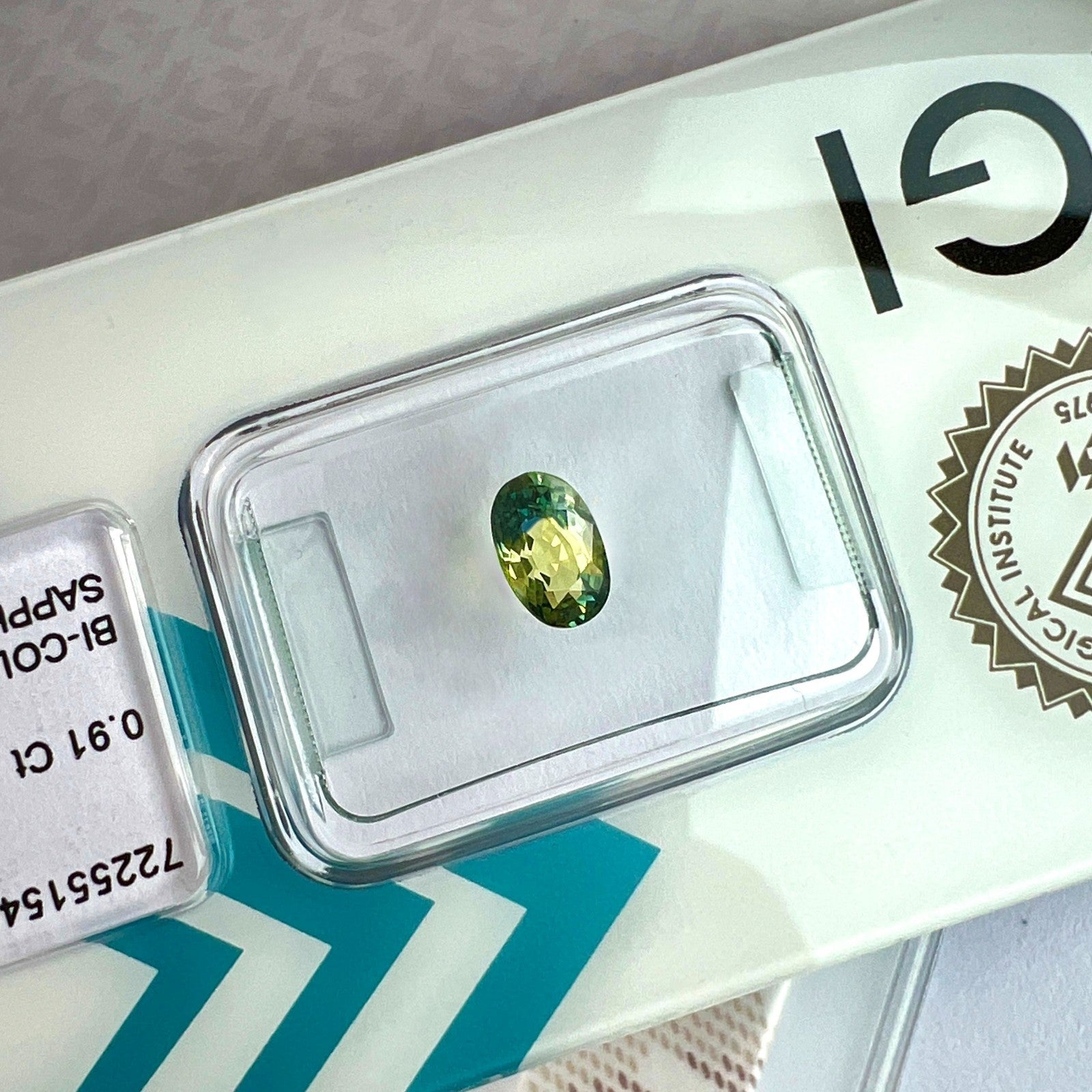 IGI CERTIFIED 0.91ct AUSTRALIA Bi Colour Blue Green Yellow Sapphire Oval Cut Gem — view 3