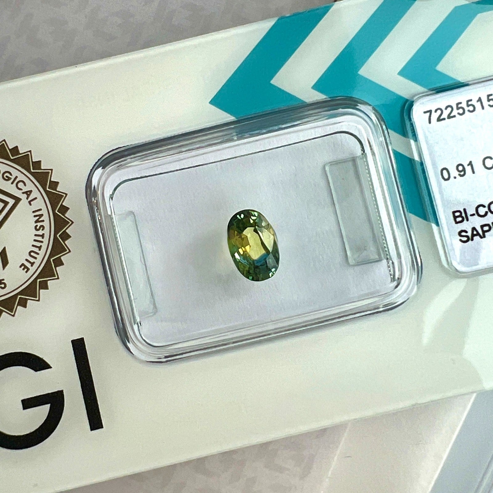 IGI CERTIFIED 0.91ct AUSTRALIA Bi Colour Blue Green Yellow Sapphire Oval Cut Gem — view 4