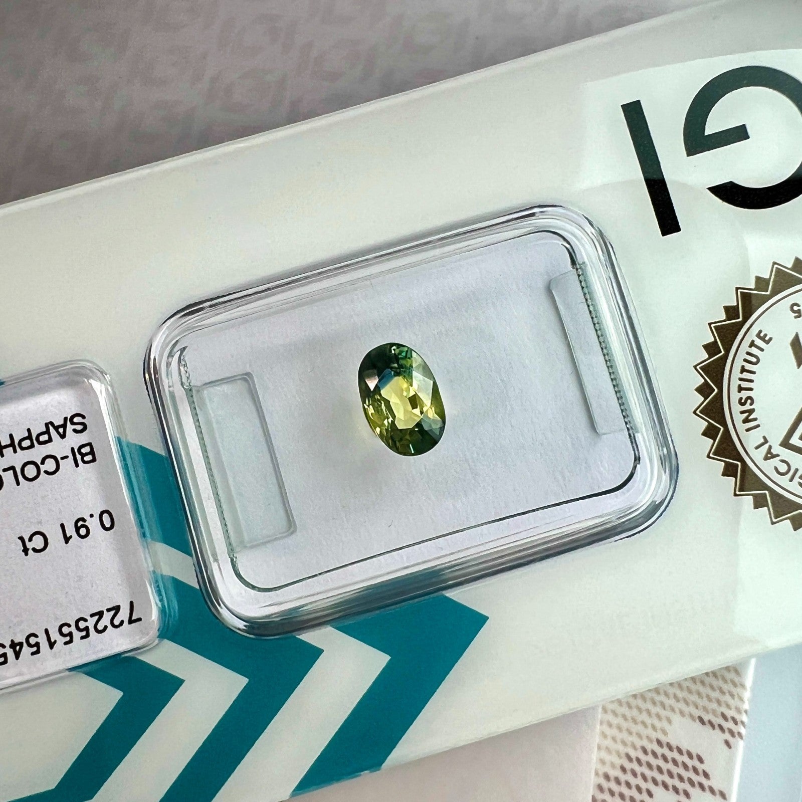 IGI CERTIFIED 0.91ct AUSTRALIA Bi Colour Blue Green Yellow Sapphire Oval Cut Gem — view 5