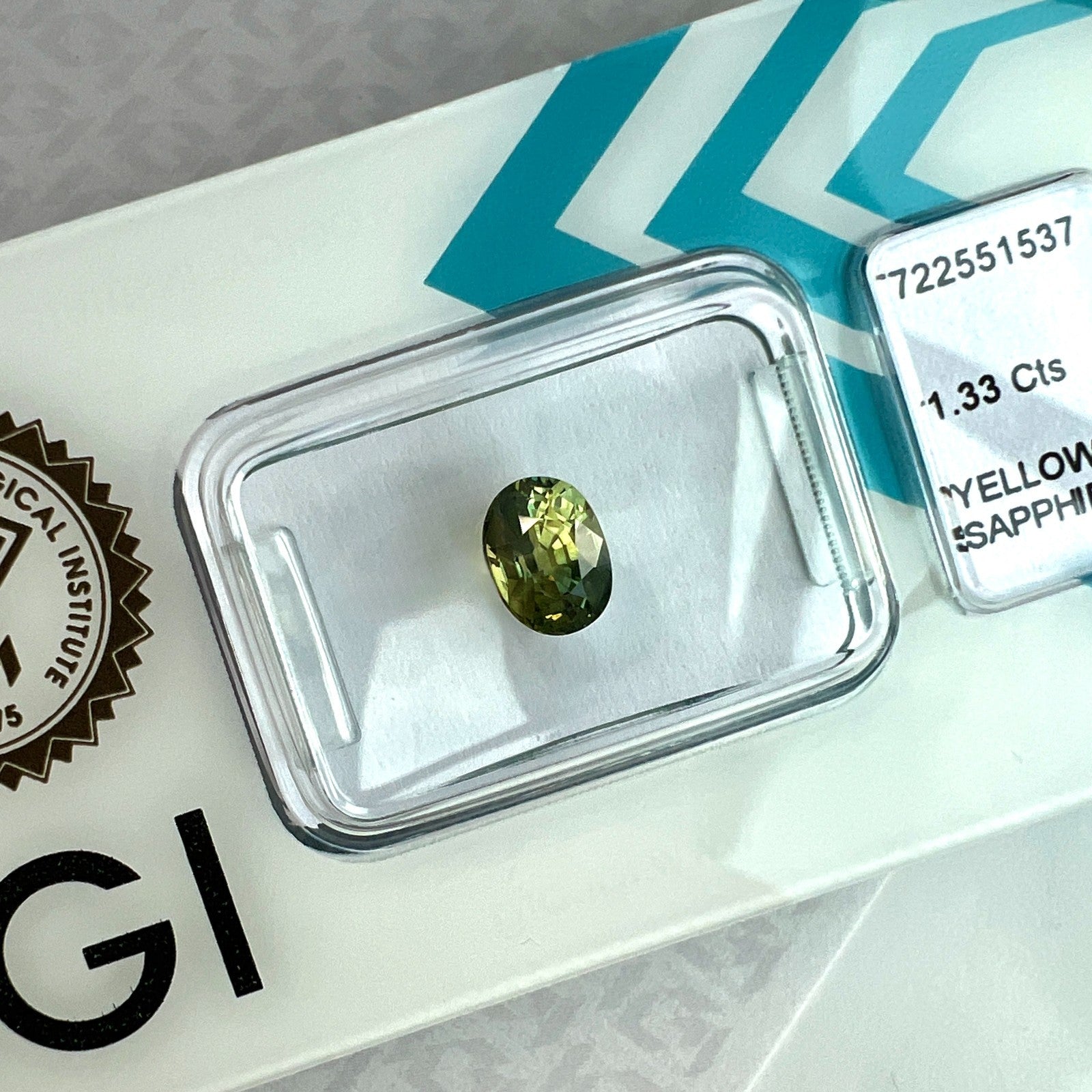 IGI CERTIFIED 1.33ct Untreated THAI Deep Blue Yellow BI COLOUR Sapphire Oval — view 3