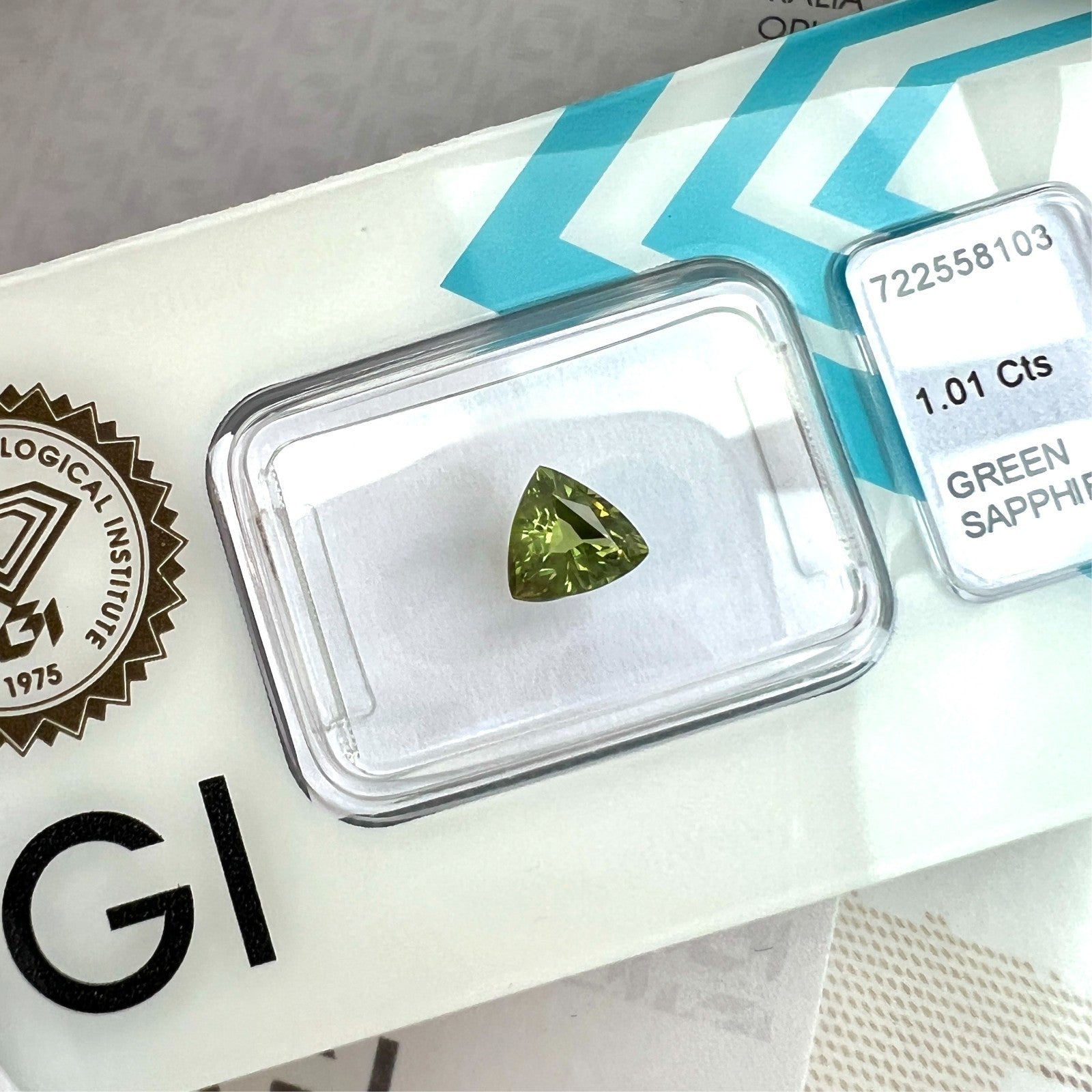 IGI CERTIFIED 1.01ct Sapphire AUSTRALIA Vivid Yellow Green UNHEATED Trillion Cut