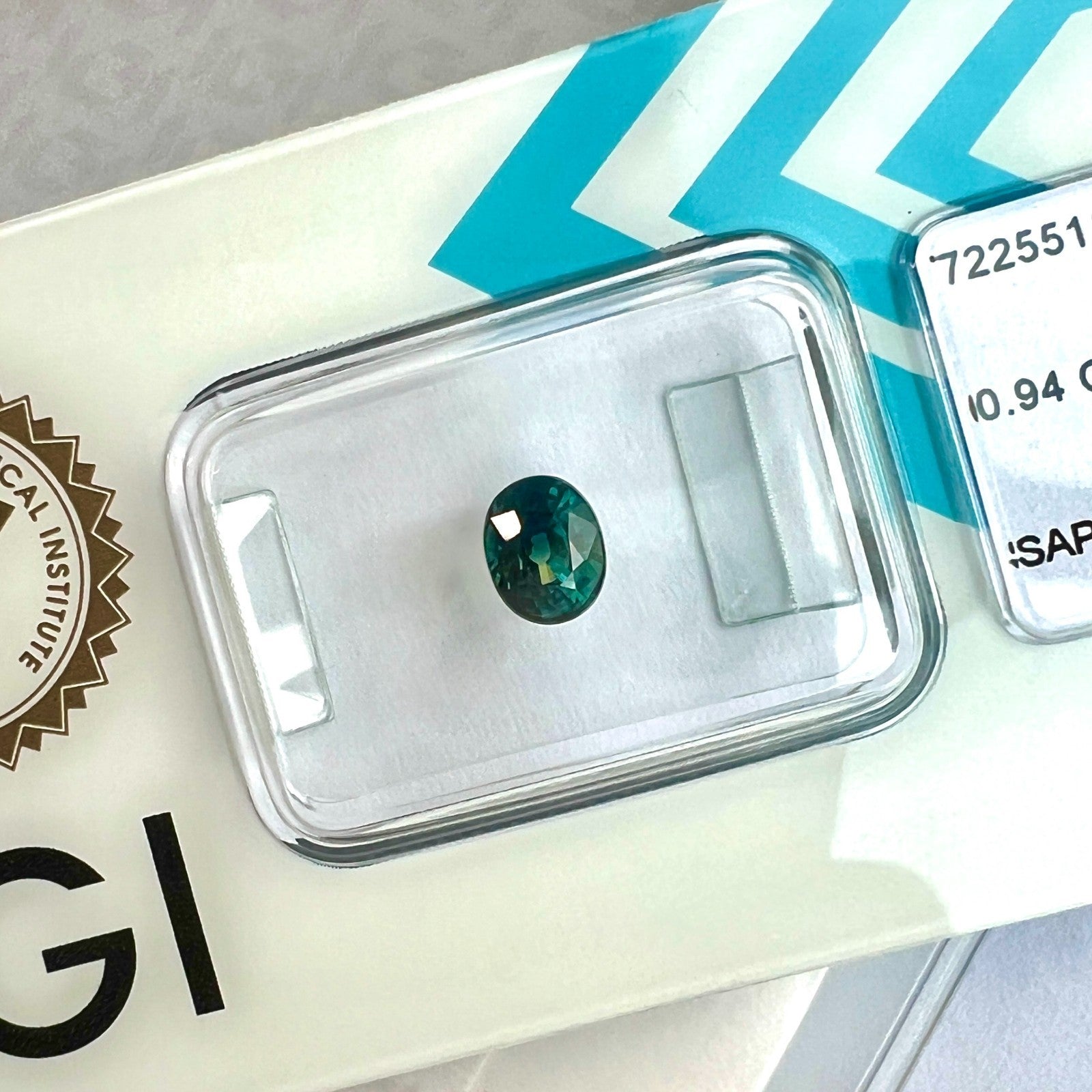 IGI CERTIFIED 0.94ct AUSTRALIAN Deep Greenish Blue Sapphire Oval Cut RARE — view 4