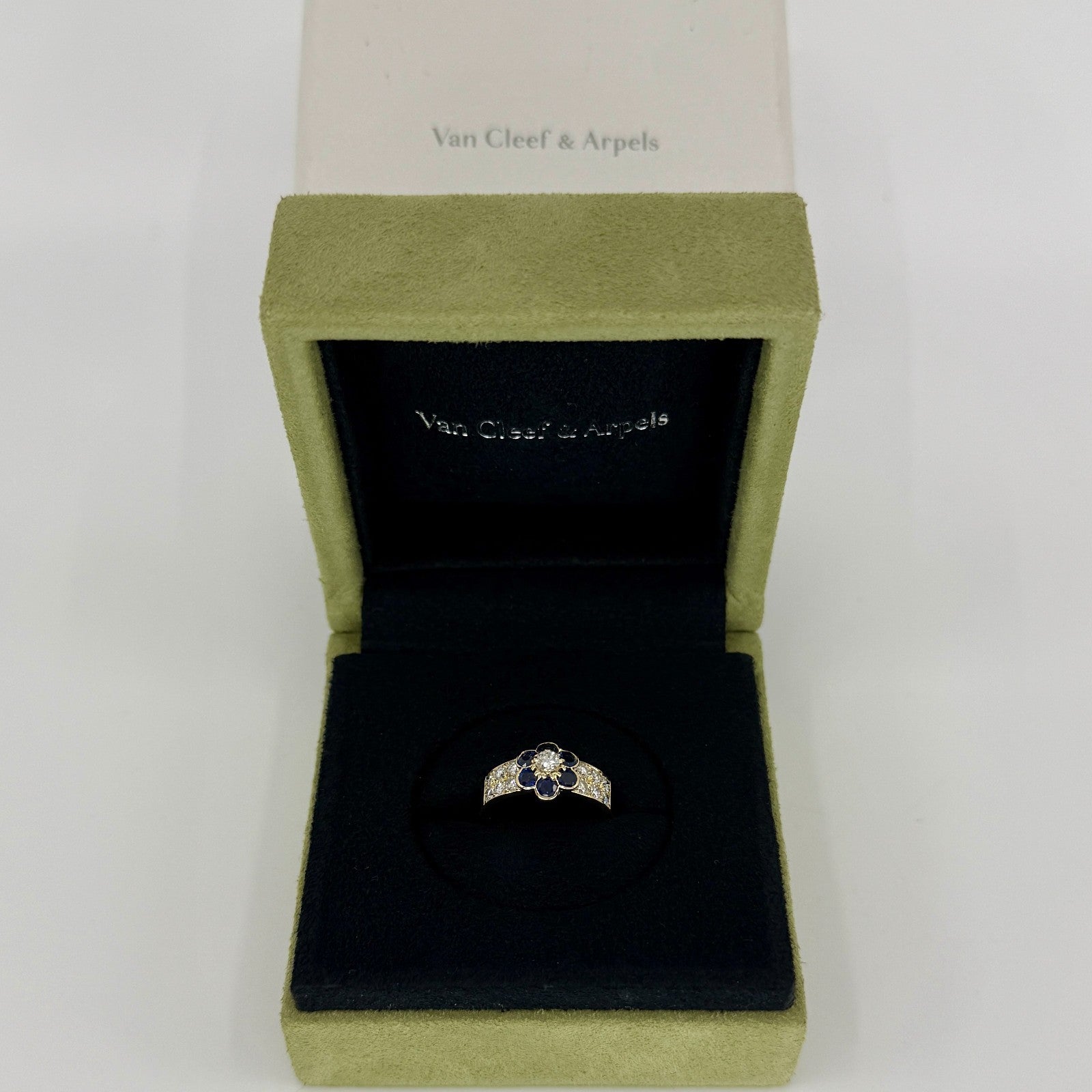 Rare Vintage Van Cleef & Arpels Blue Sapphire & Diamond Fleurette Flower Ring — view 2