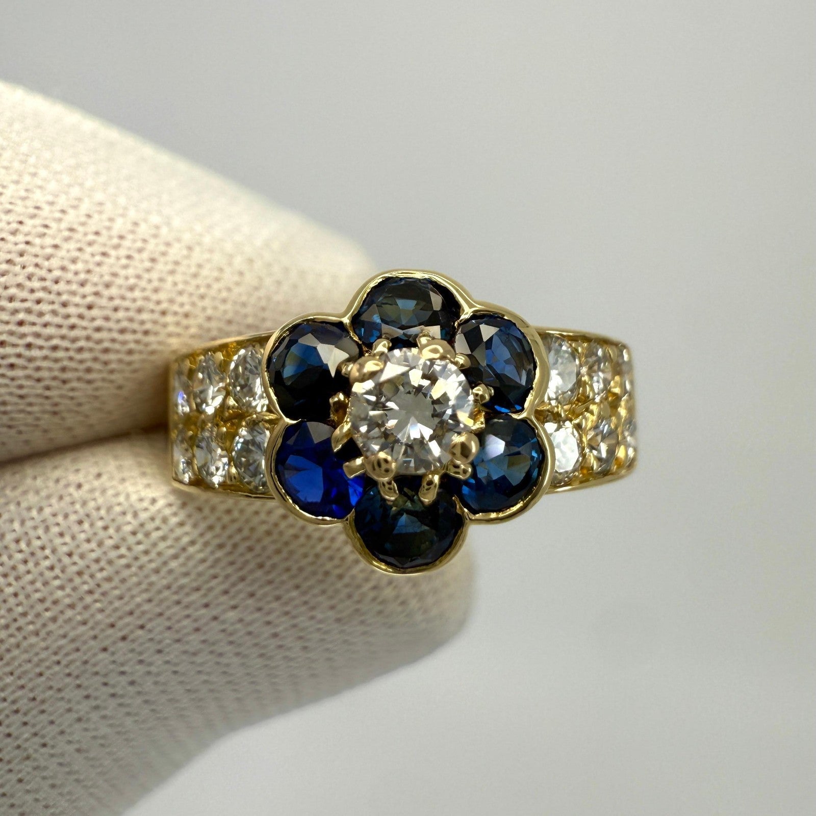 Rare Vintage Van Cleef & Arpels Blue Sapphire & Diamond Fleurette Flower Ring — view 3