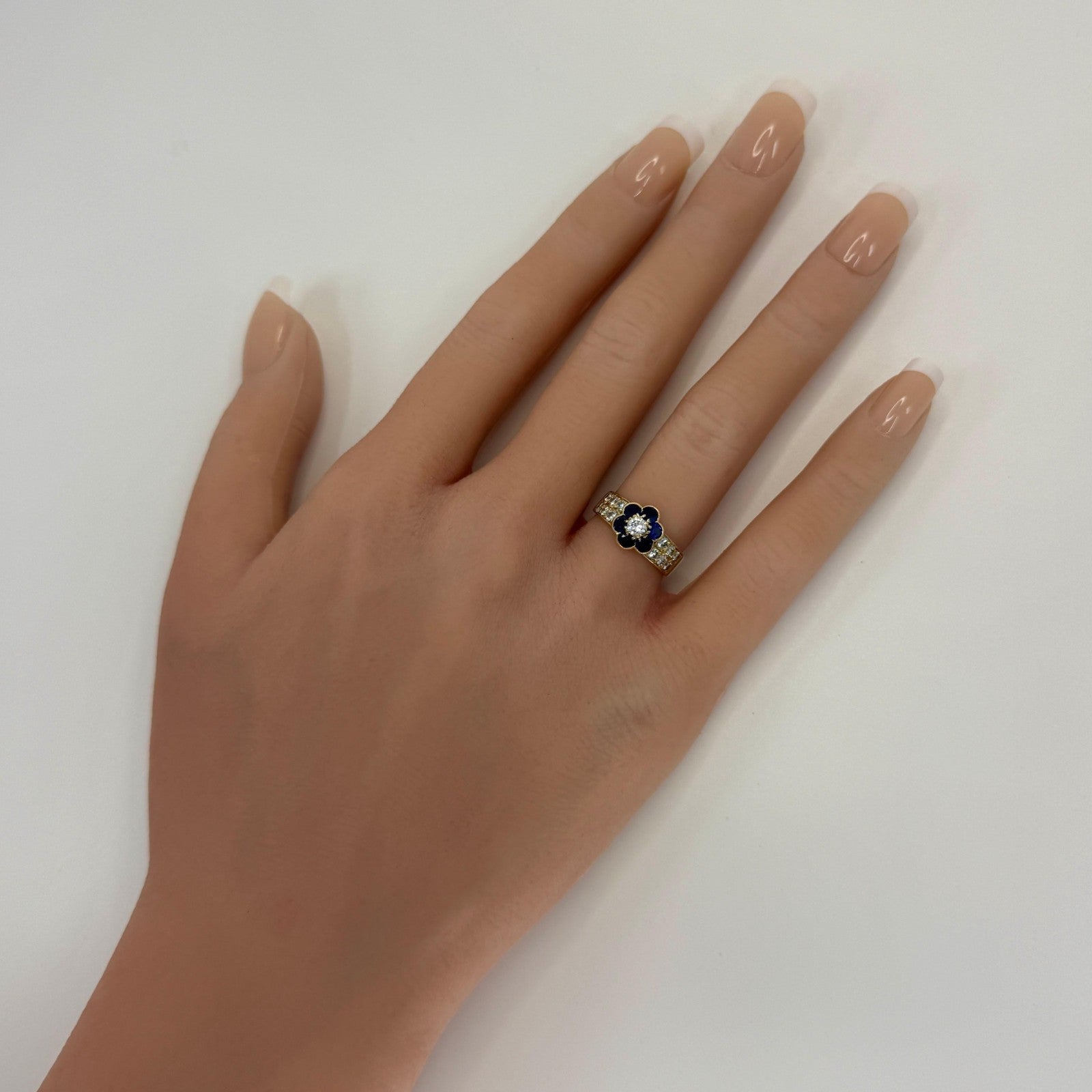 Rare Vintage Van Cleef & Arpels Blue Sapphire & Diamond Fleurette Flower Ring — view 4