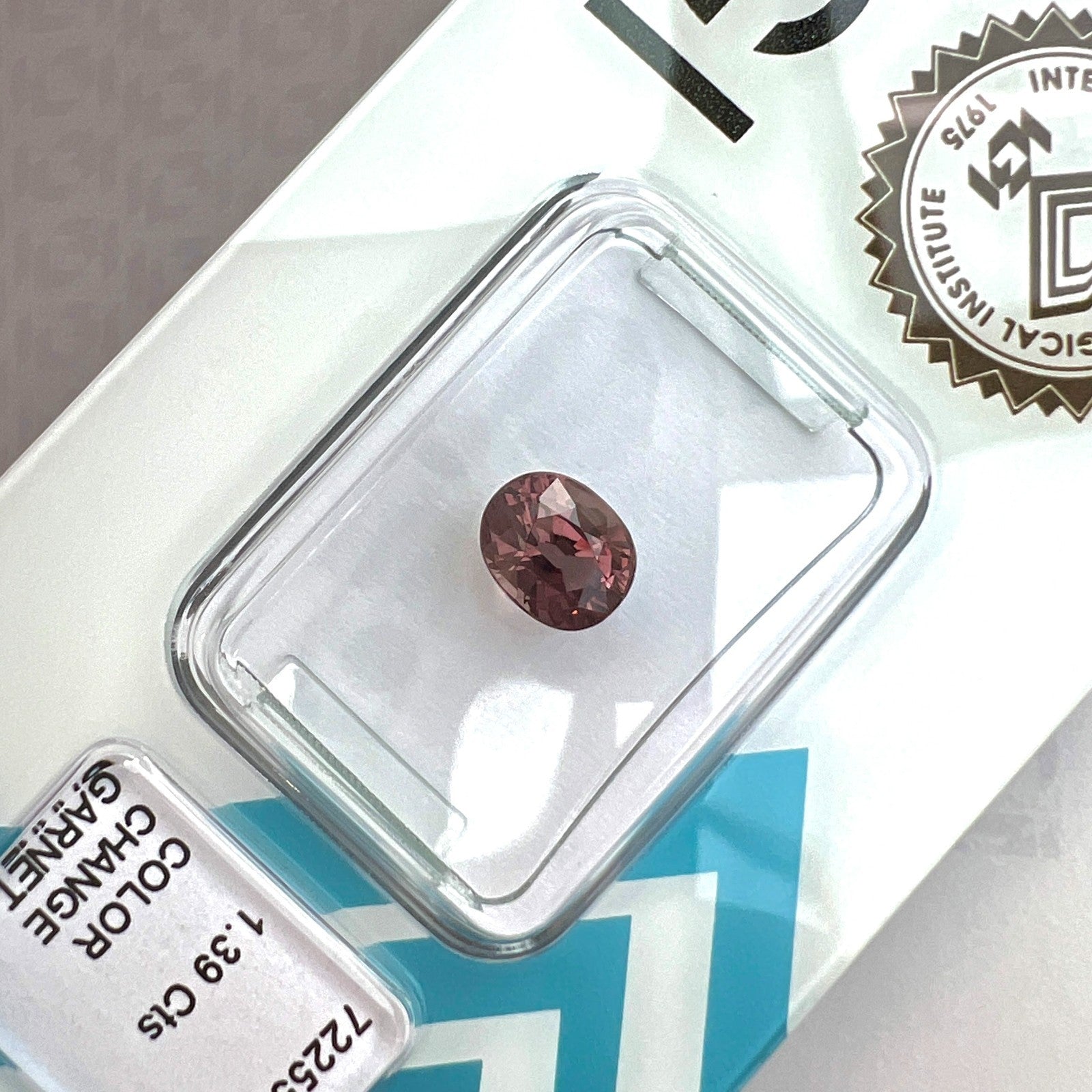 IGI CERTIFIED 1.39ct NATURAL Colour Change Garnet Pink Purple Oval Cut RARE Gem — view 5