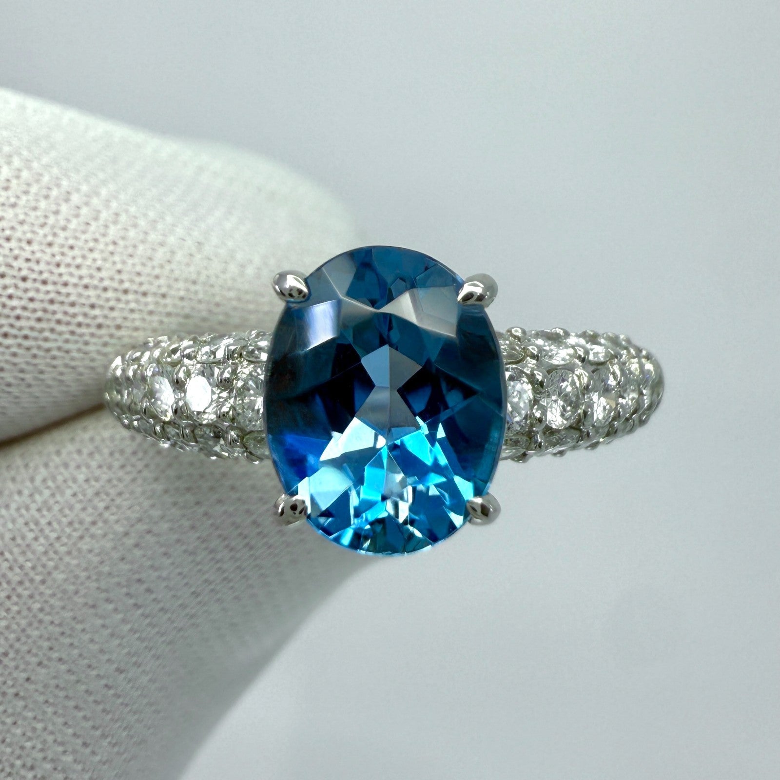 2.53ct Vivid Blue Oval Cut Santa Maria Aquamarine & Pavé Diamond Platinum Ring — view 4
