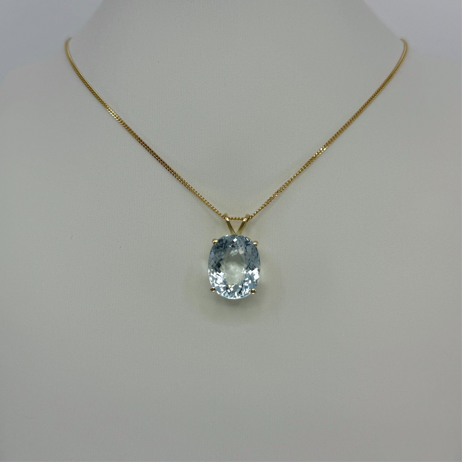 8.20ct Blue Aquamarine Oval Cut 18k Yellow Gold Solitaire Pendant Necklace — view 3