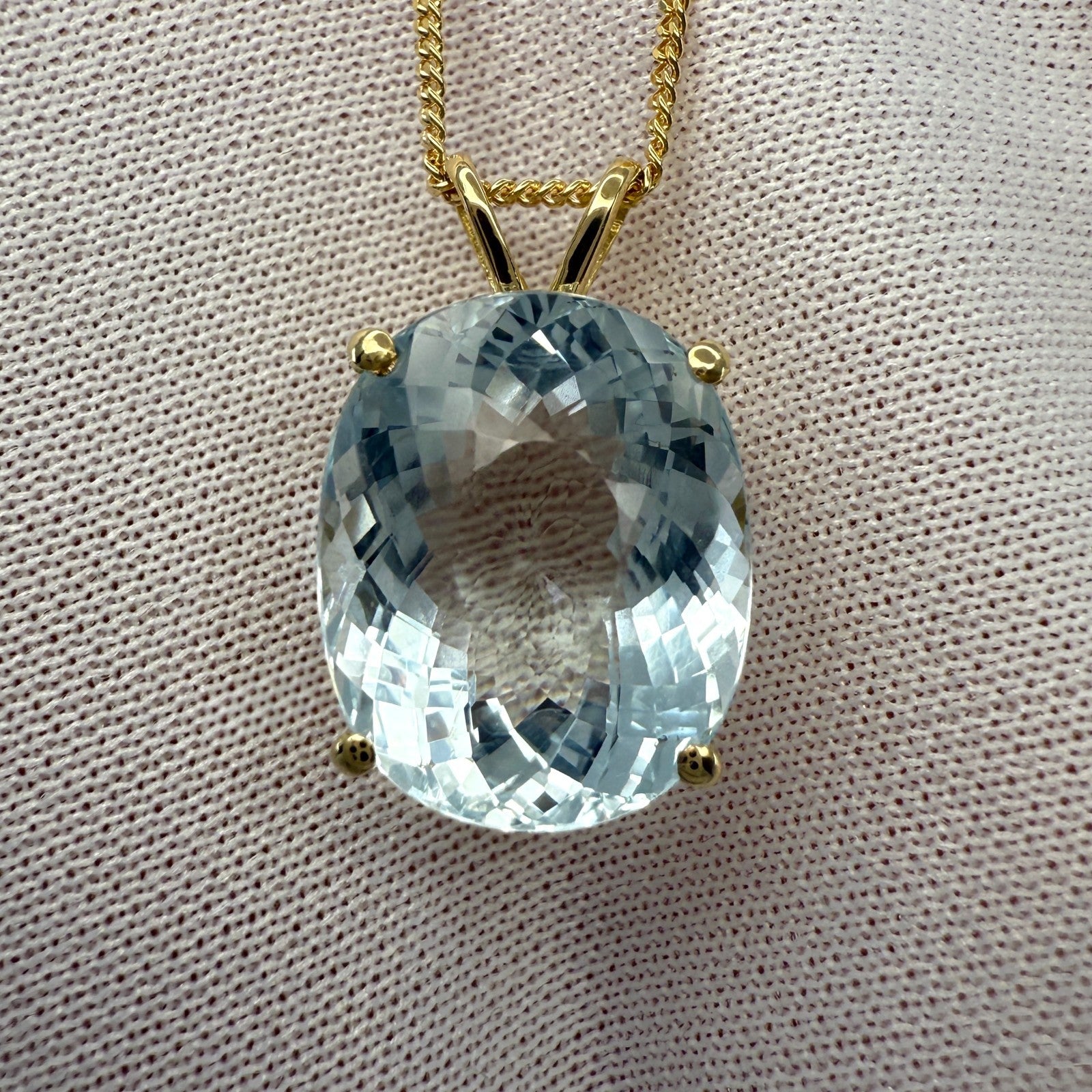 8.20ct Blue Aquamarine Oval Cut 18k Yellow Gold Solitaire Pendant Necklace — view 4