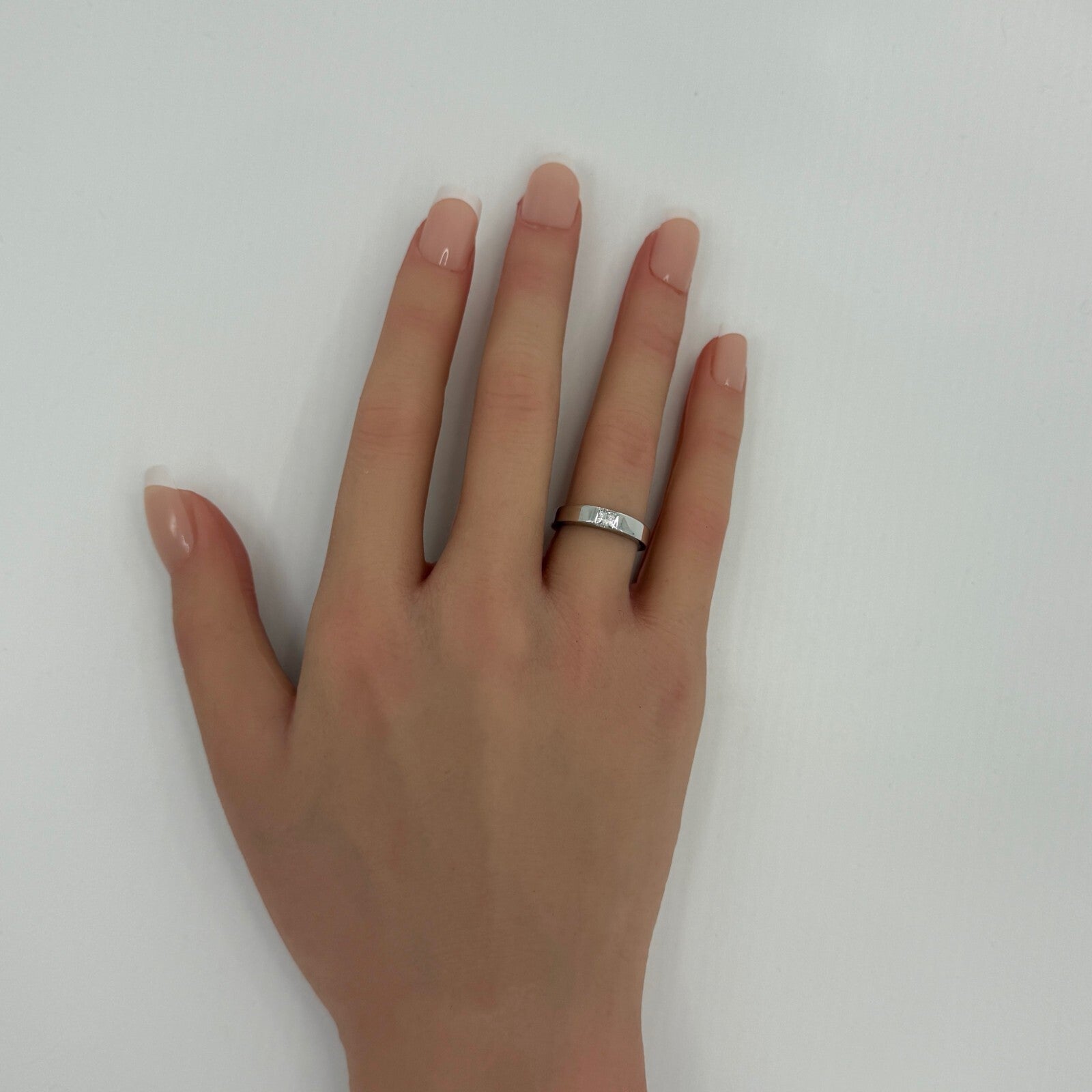 Cartier Square Princess Cut 0.25ct Diamond 18k White Gold Solitaire Band Ring 49 — view 4