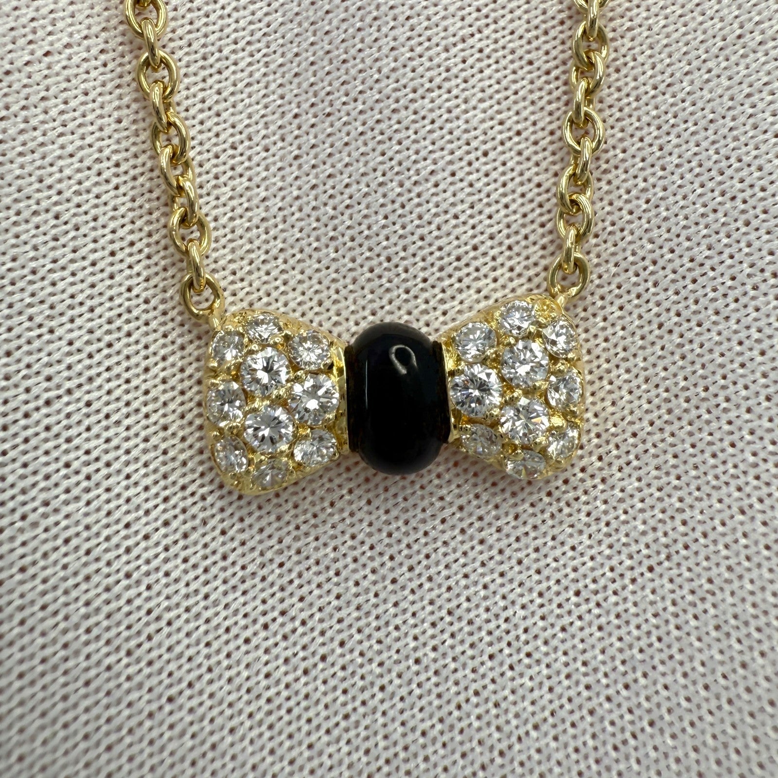 Vintage Van Cleef & Arpels Onyx Diamond 18k Yellow Gold Ribbon Pendant Necklace — view 3