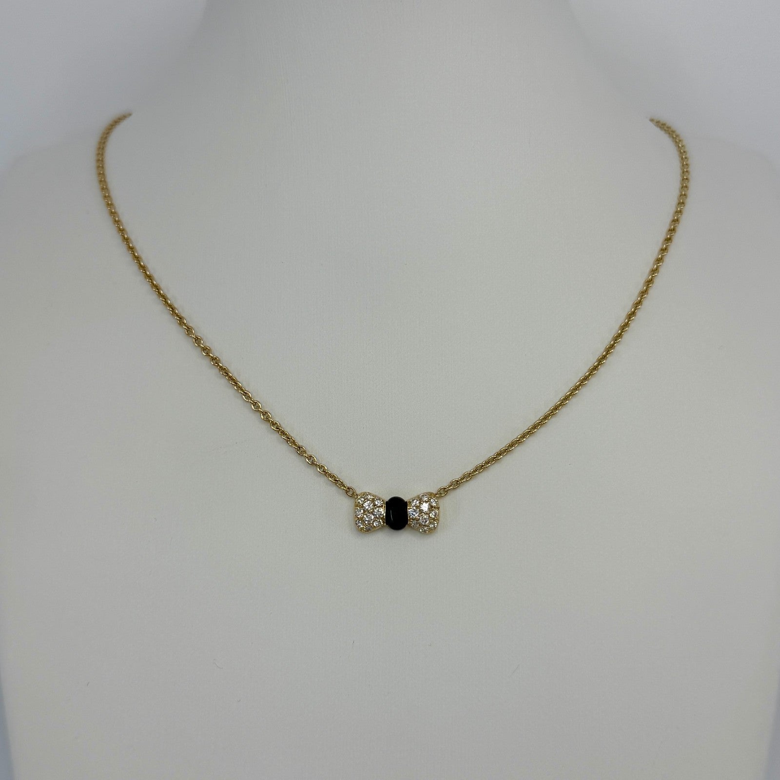 Vintage Van Cleef & Arpels Onyx Diamond 18k Yellow Gold Ribbon Pendant Necklace — view 4