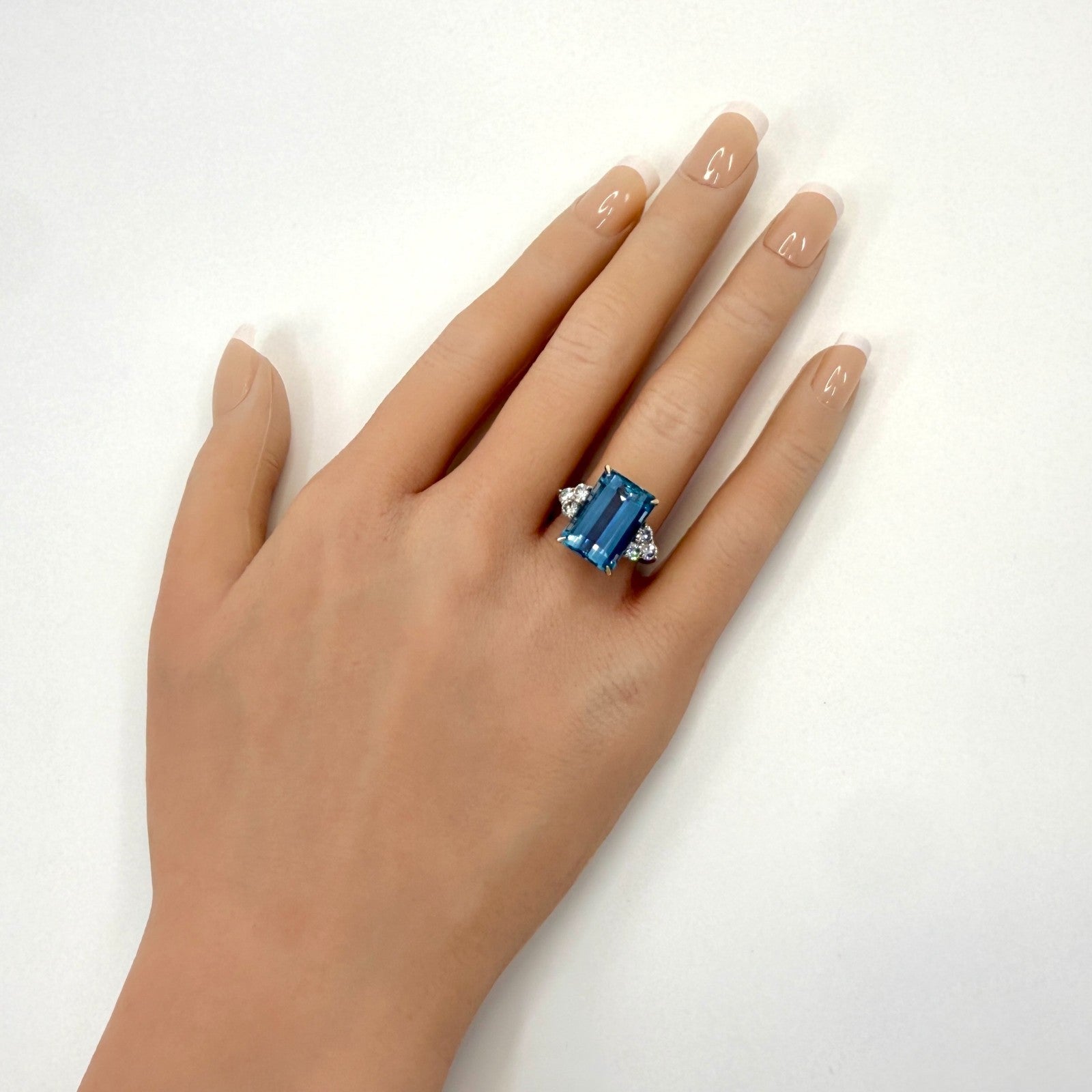 9.34ct Fine Santa Maria Blue Emerald Cut Aquamarine And Diamond Platinum Ring — view 3